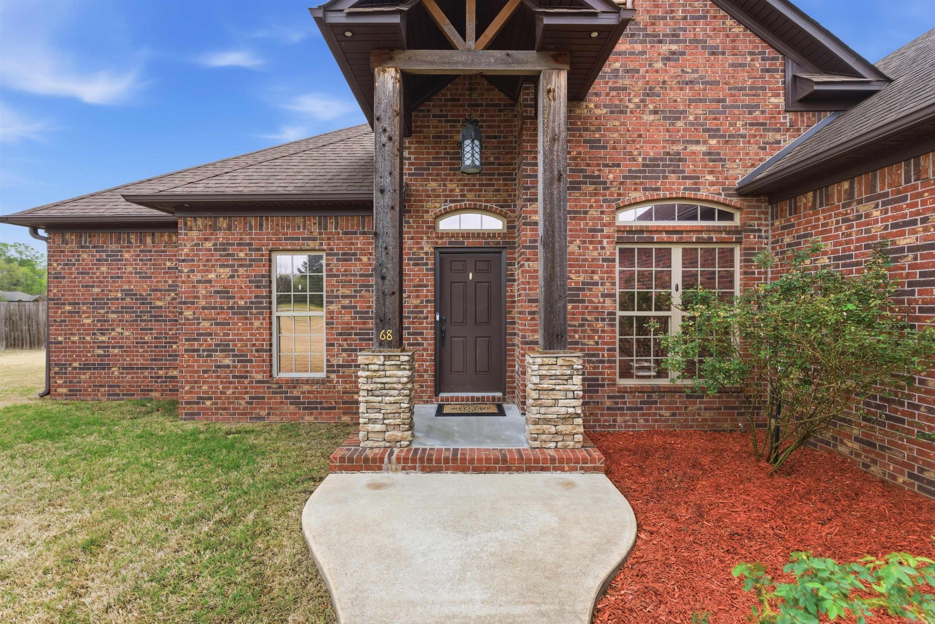 HUNTINGTON ESTATES - Residential