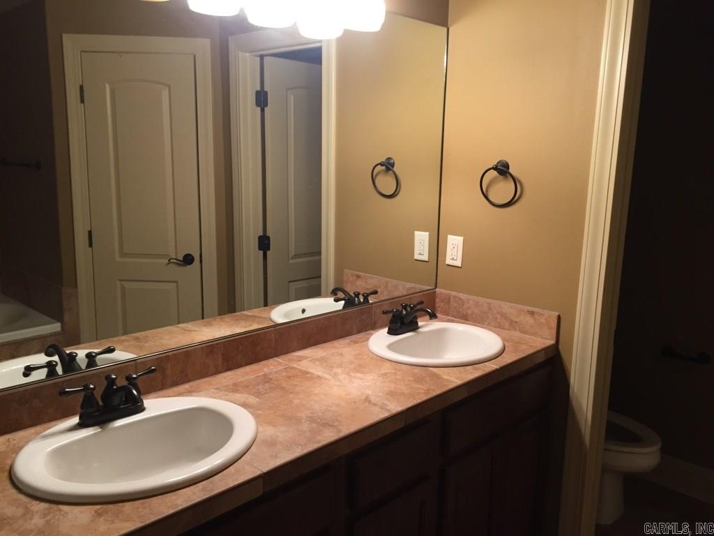 COUNTRY CLUB OF ARK THE - Residential Lease