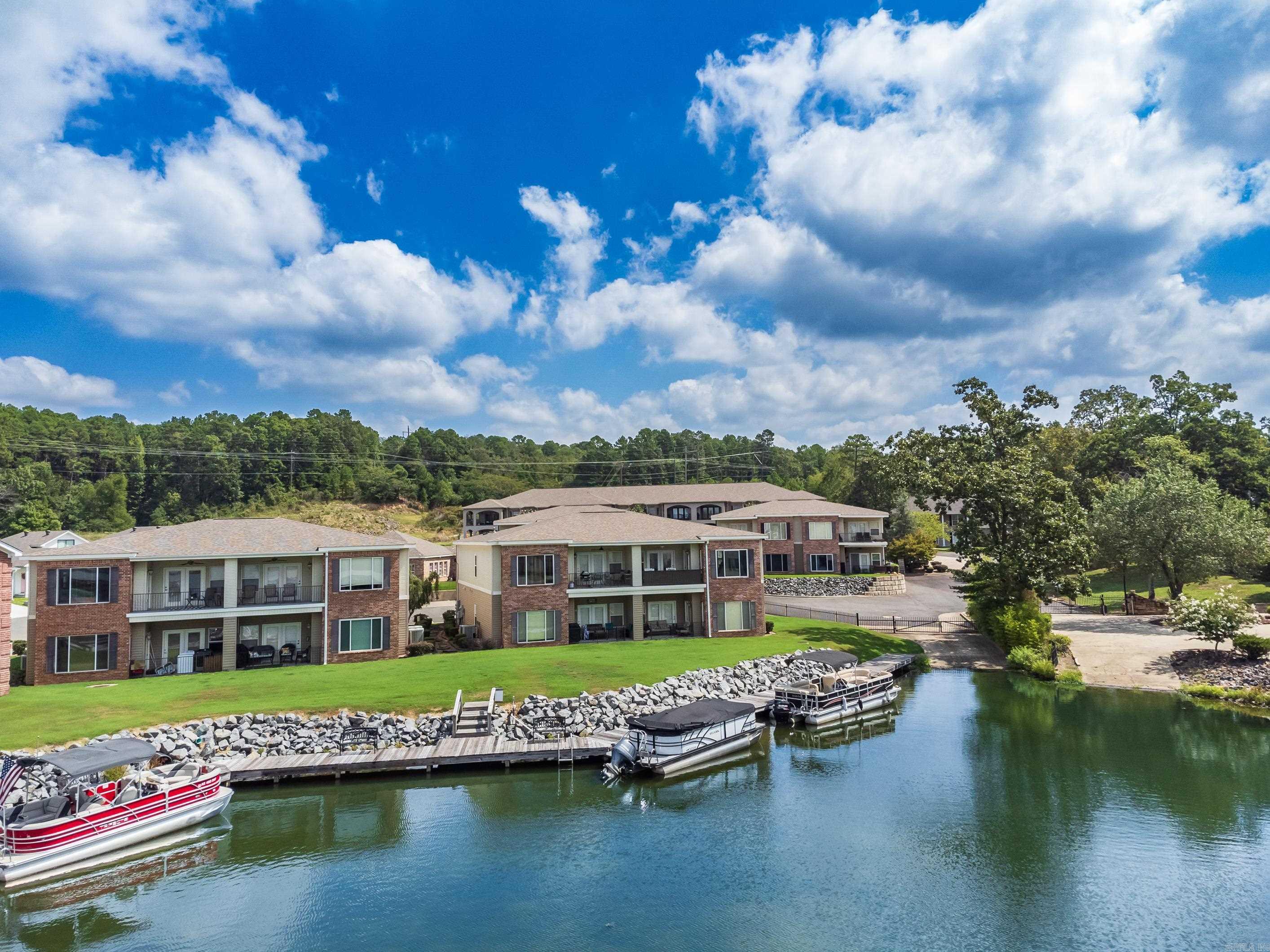 BAYSHORE COVE HPR PHASE IA - Residential