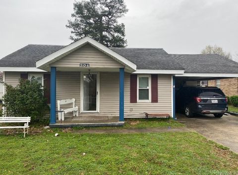 Photo of 304 N Anderson Avenue, Gideon, MO 63848 (MLS # 26016362)