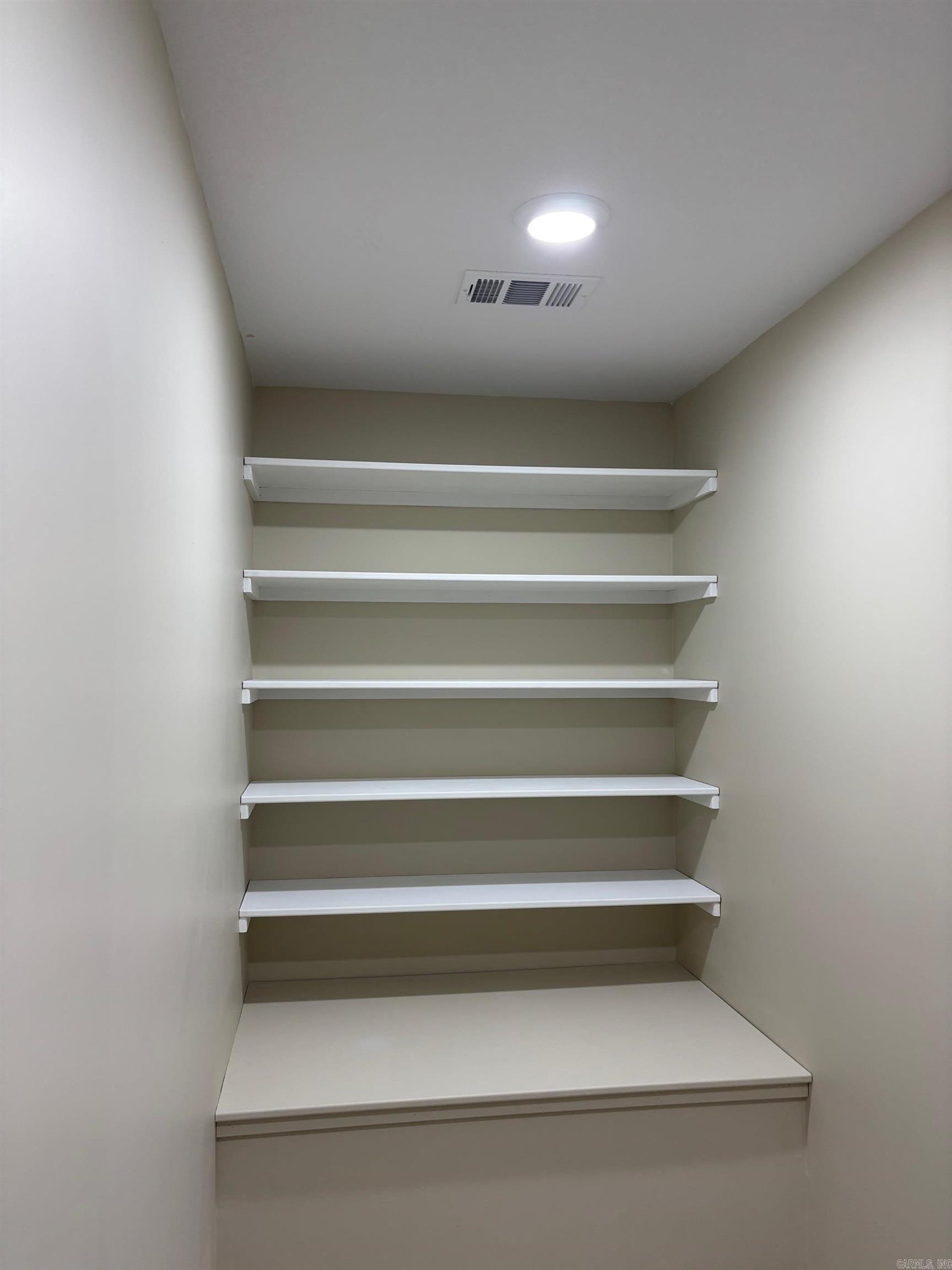OAK RIDGE ESTATES - Residential