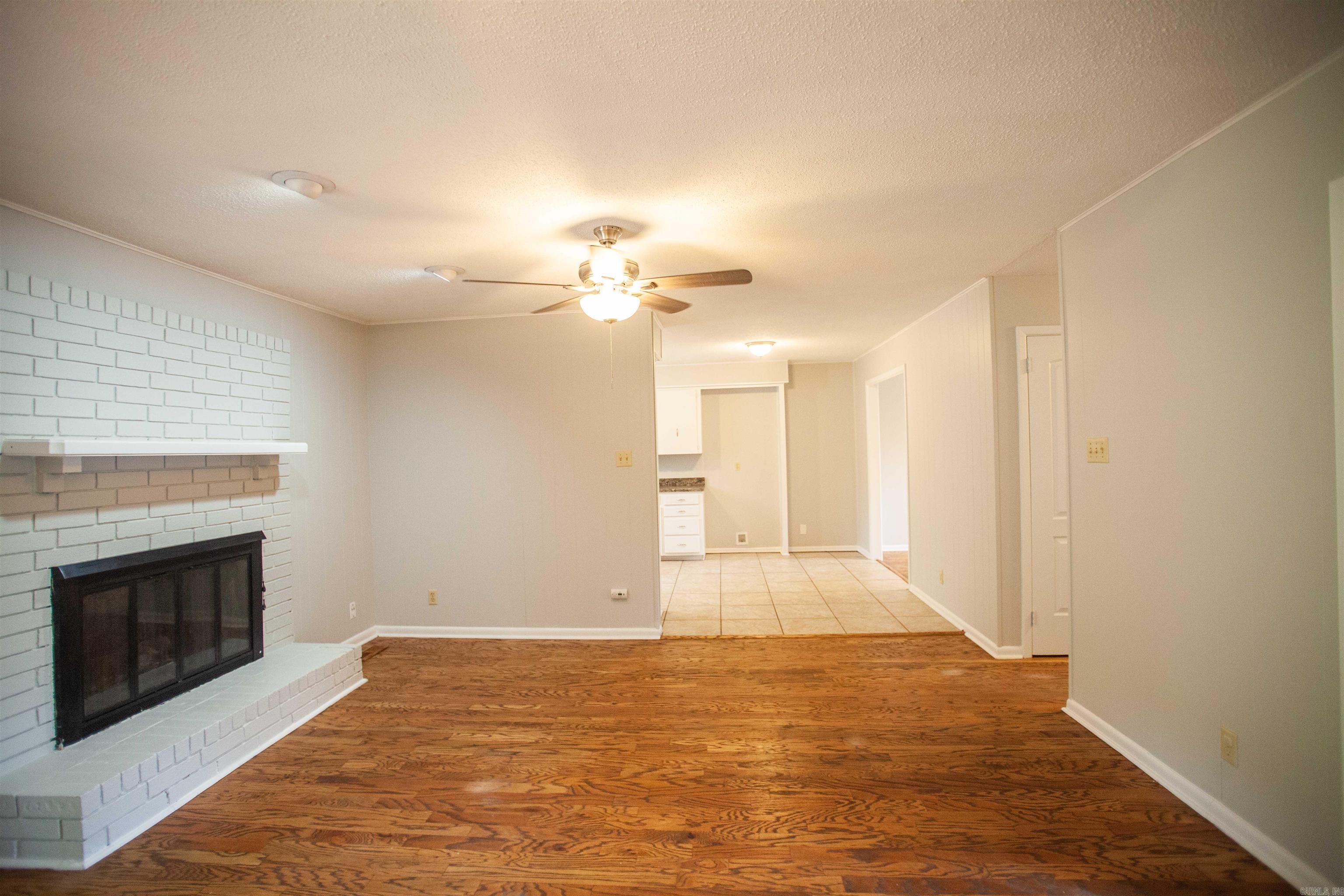 Country Club Park - Residential Lease