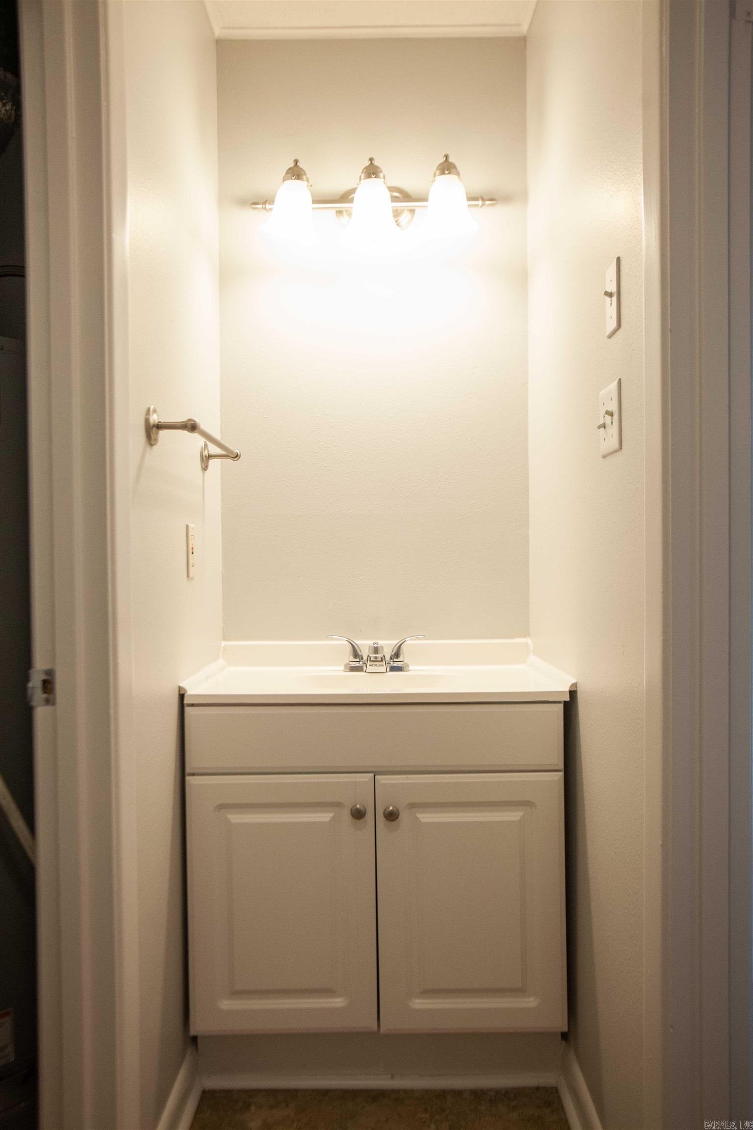 Country Club Park - Residential Lease