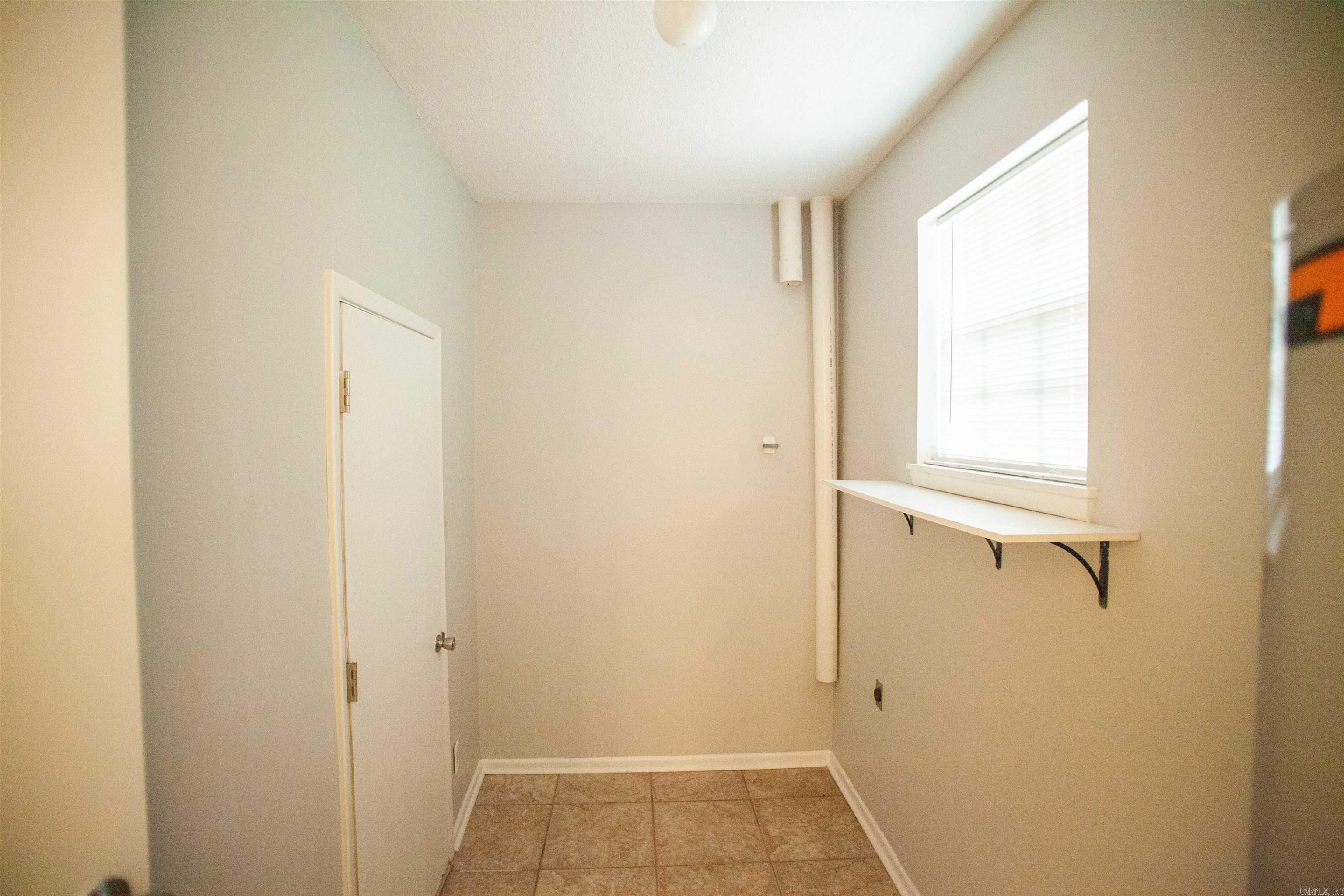 Country Club Park - Residential Lease