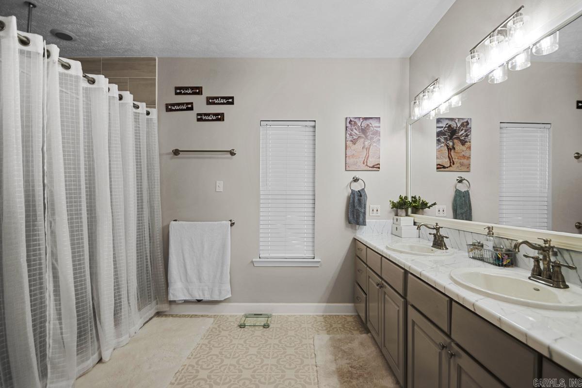 MAPLE CREEK FARMS - Residential