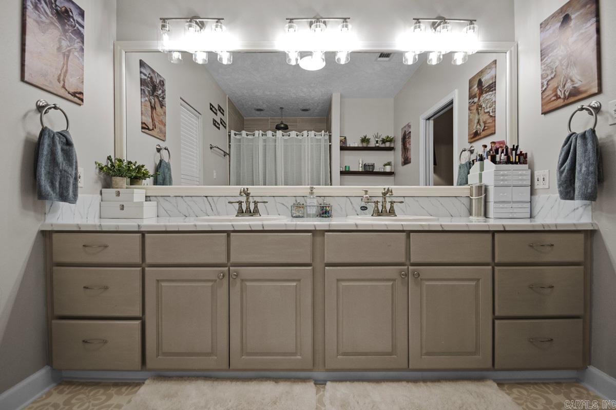 MAPLE CREEK FARMS - Residential