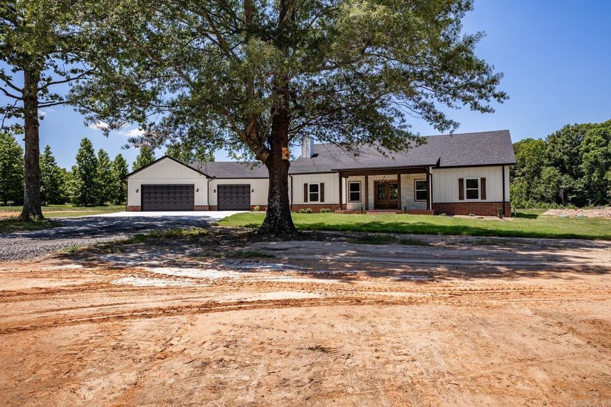 STUNNING like new home! UCBL