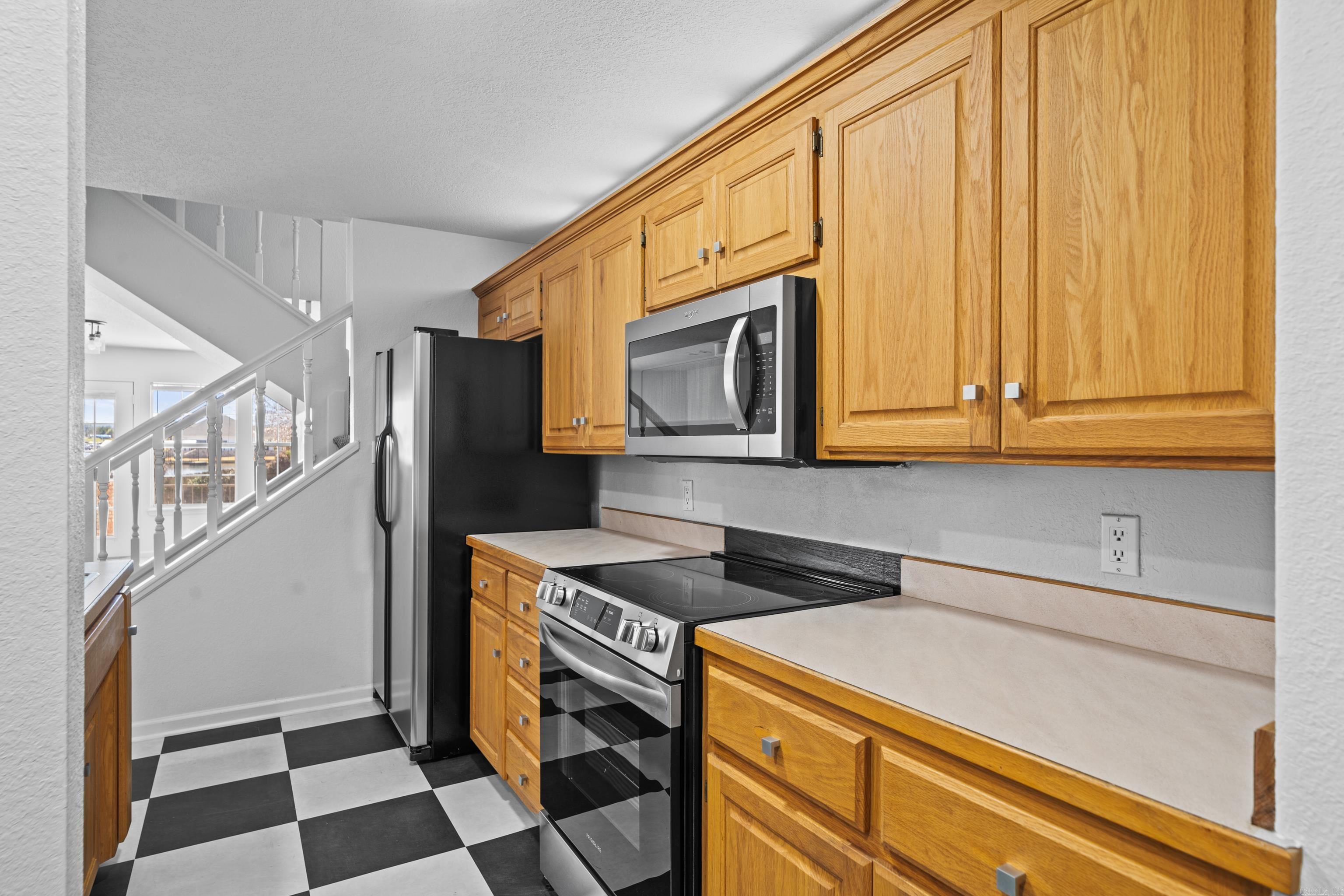 Lake Point Garden - Residential Lease