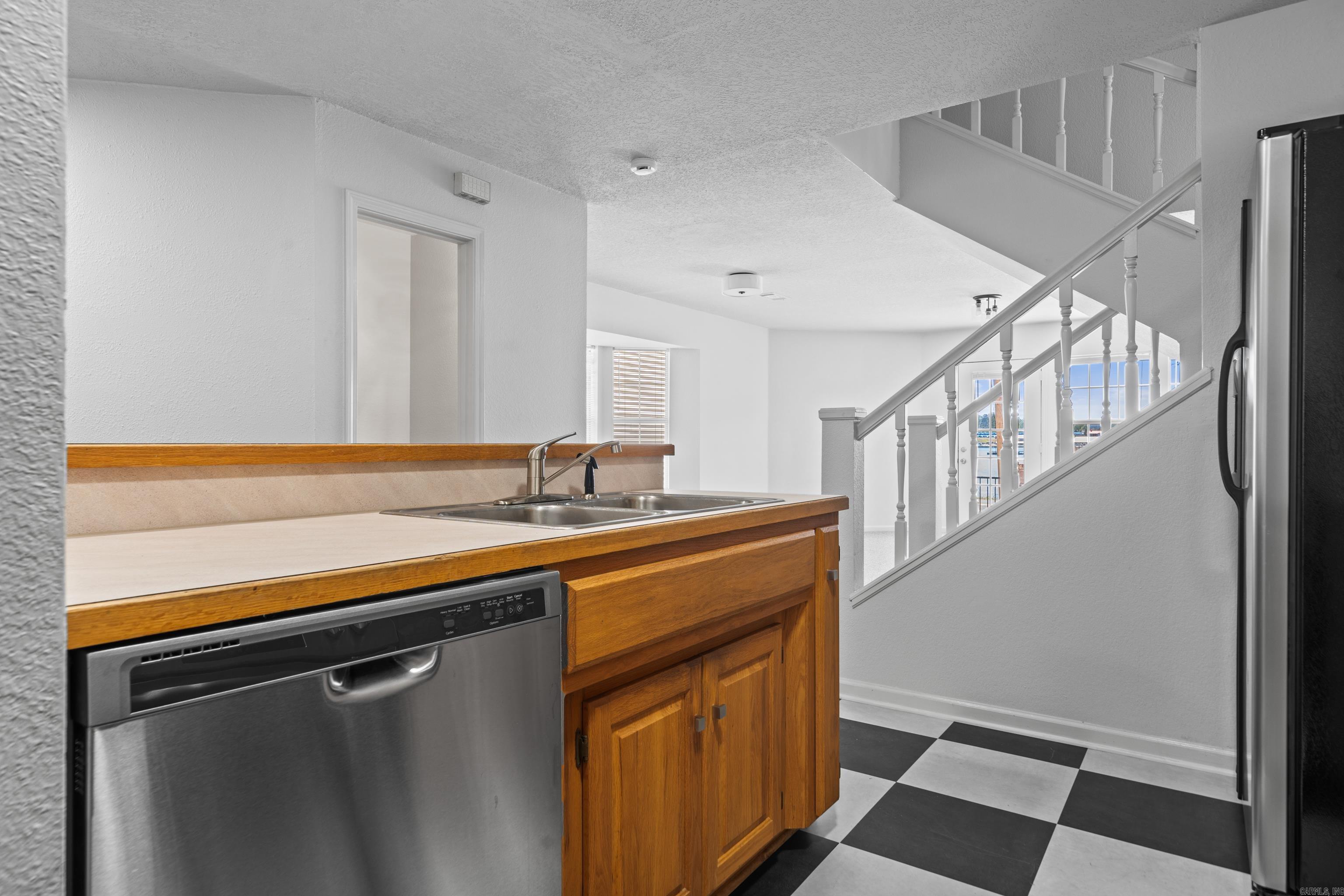 Lake Point Garden - Residential Lease