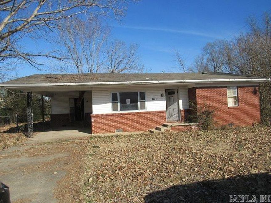 Bee - SOLD AS IS! 3 bedroom, 2 bath home with greatroom, kitchen-dining room combination. 1 car carport. This house will make a good investment property. Close to freeway & ASU Beebe. You will need a pre-approval letter and Earnest Money.