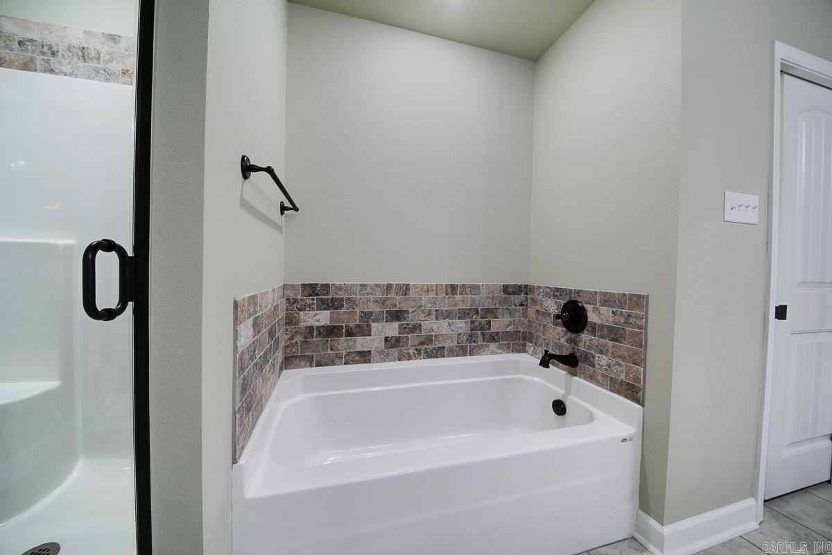 HERITAGE MEADOWS - Residential Lease