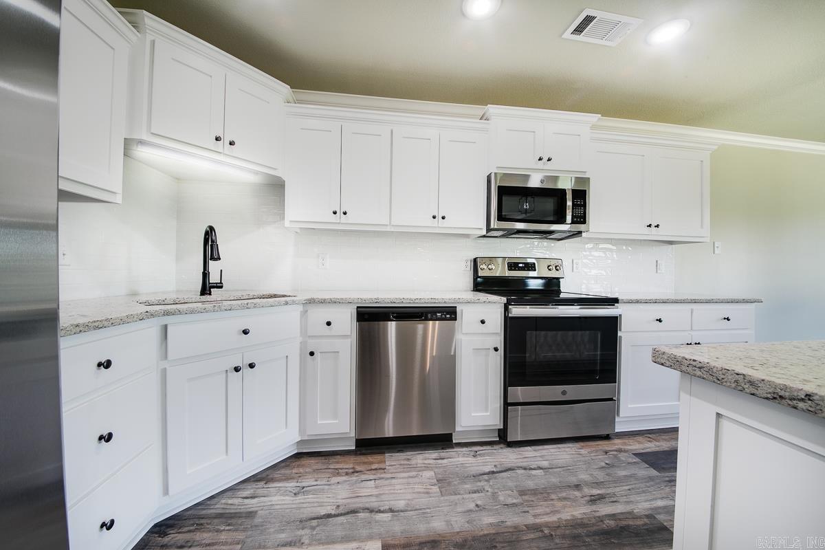 HERITAGE MEADOWS - Residential Lease