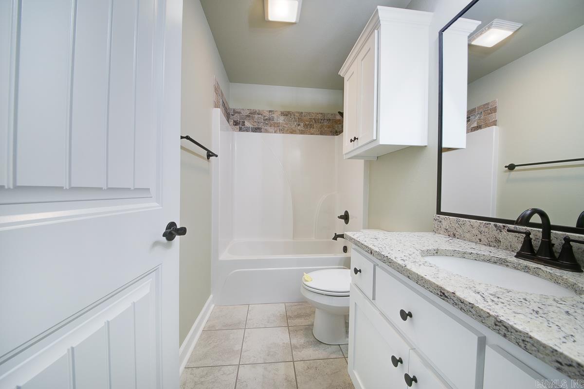 HERITAGE MEADOWS - Residential Lease