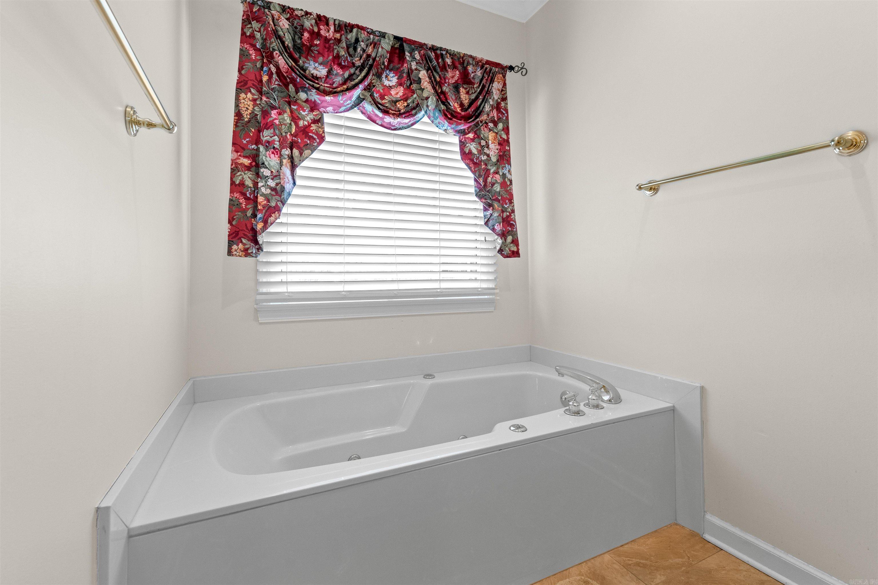 CHENAL VALLEY ABERDEEN - Residential