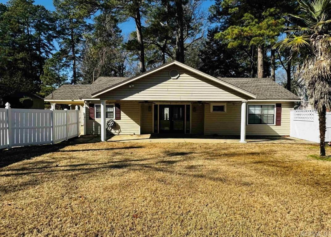 3 bedroom 2 bath home that includes a 1 bedroom 1 bath apartment in the rear