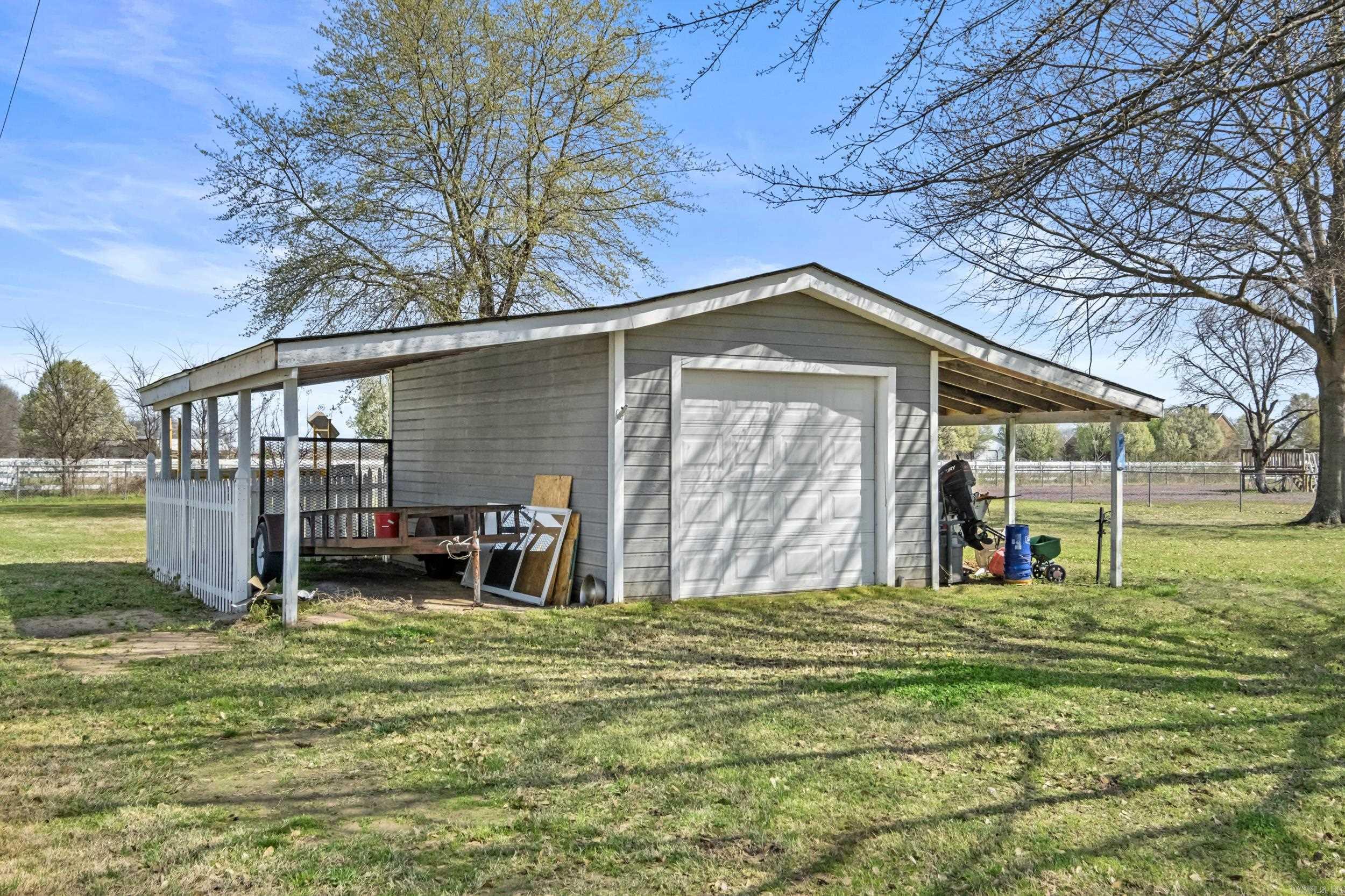 CHISM ACRES - Residential