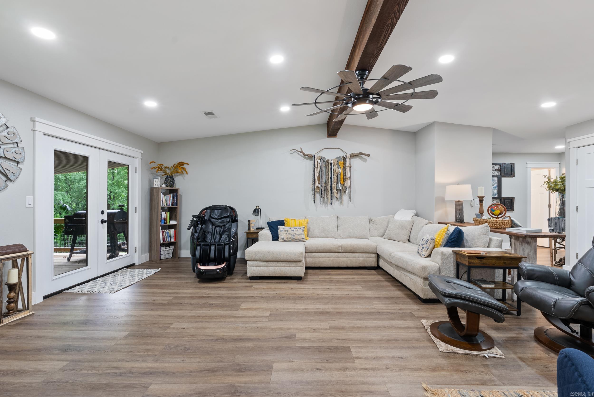 VISTA GRAND - Residential