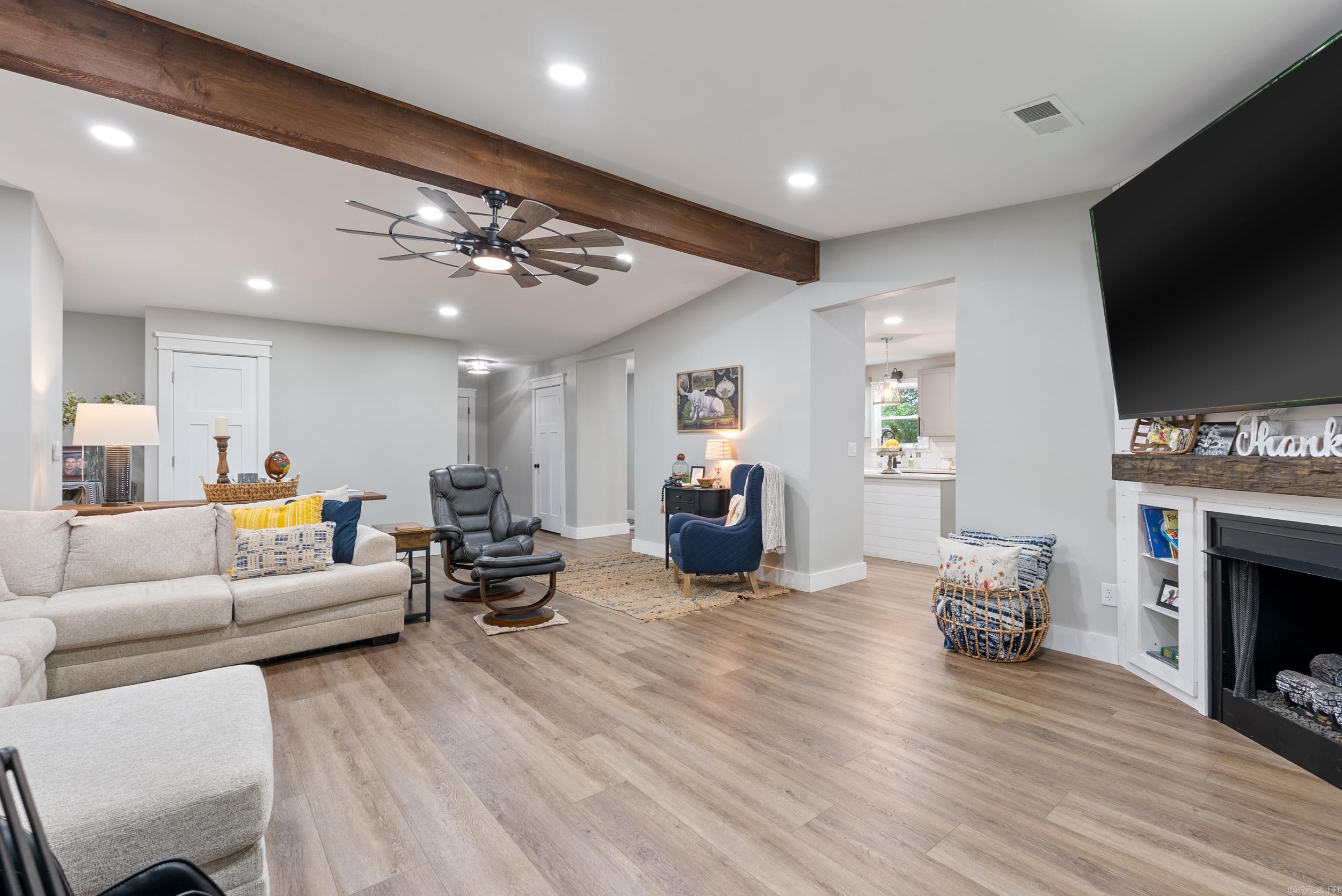 VISTA GRAND - Residential