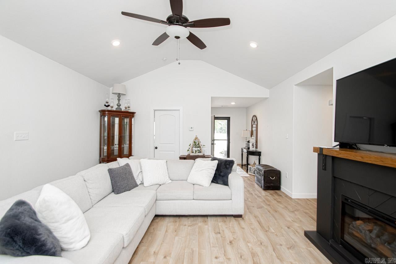 HARMONY GROVE - Residential