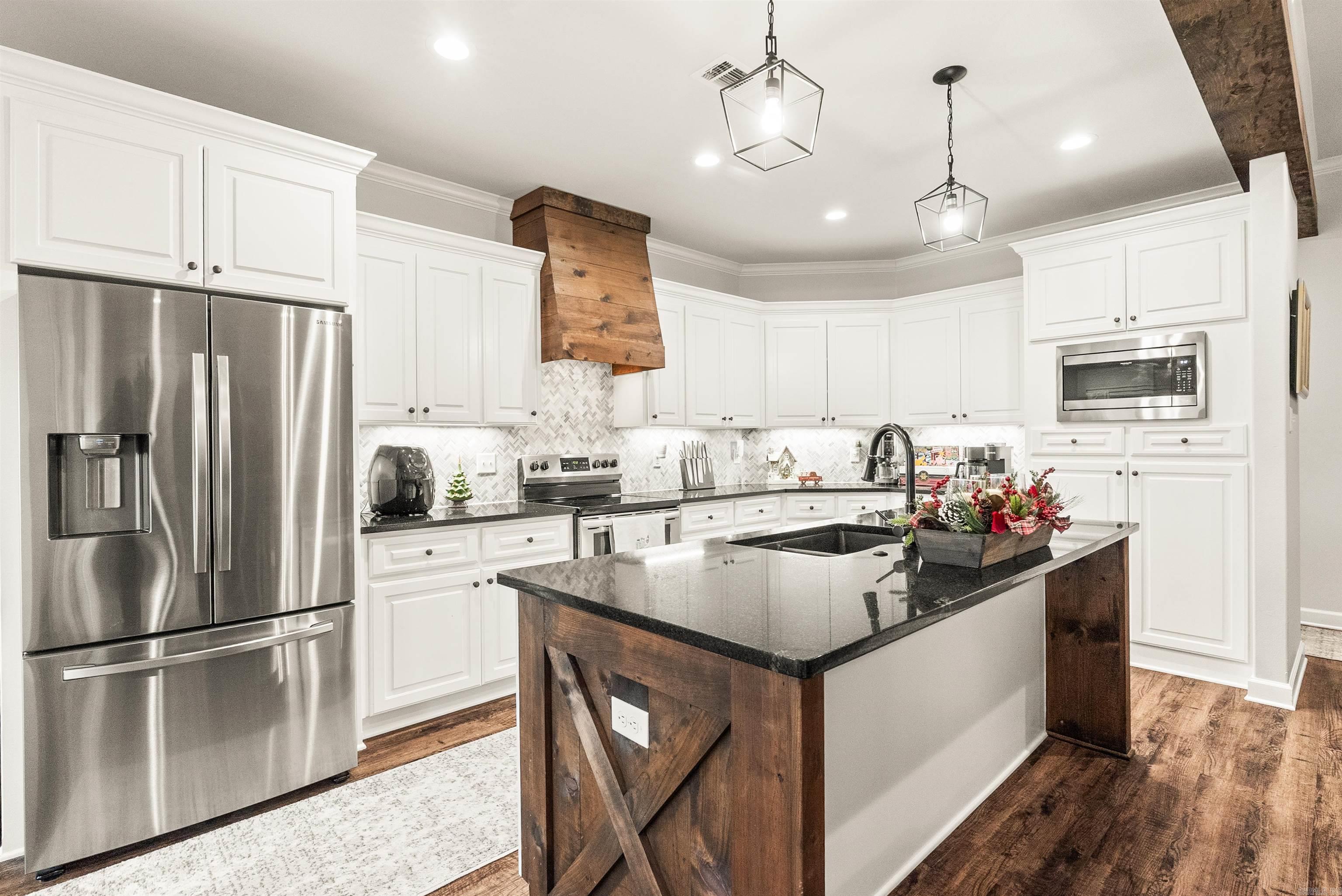 HIDDEN VALLEY ESTATES - Residential