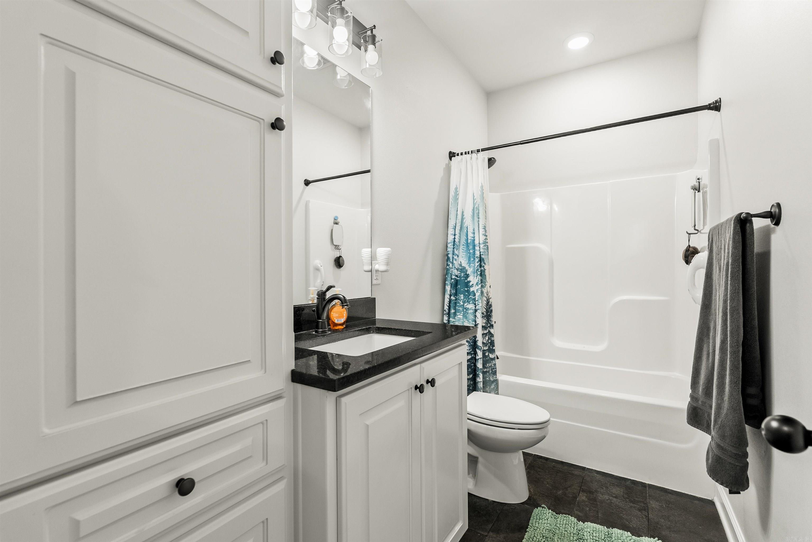 HIDDEN VALLEY ESTATES - Residential