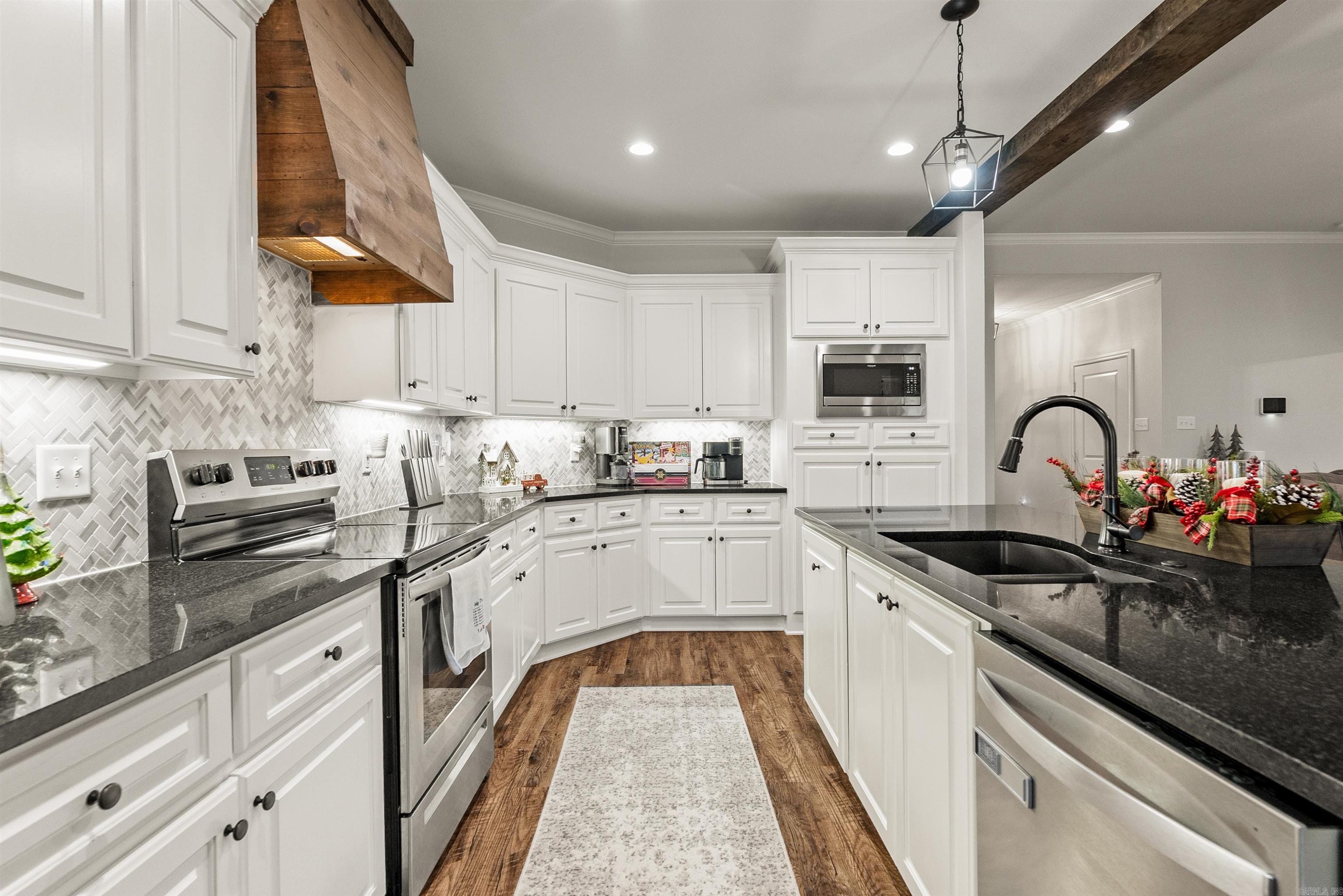 HIDDEN VALLEY ESTATES - Residential