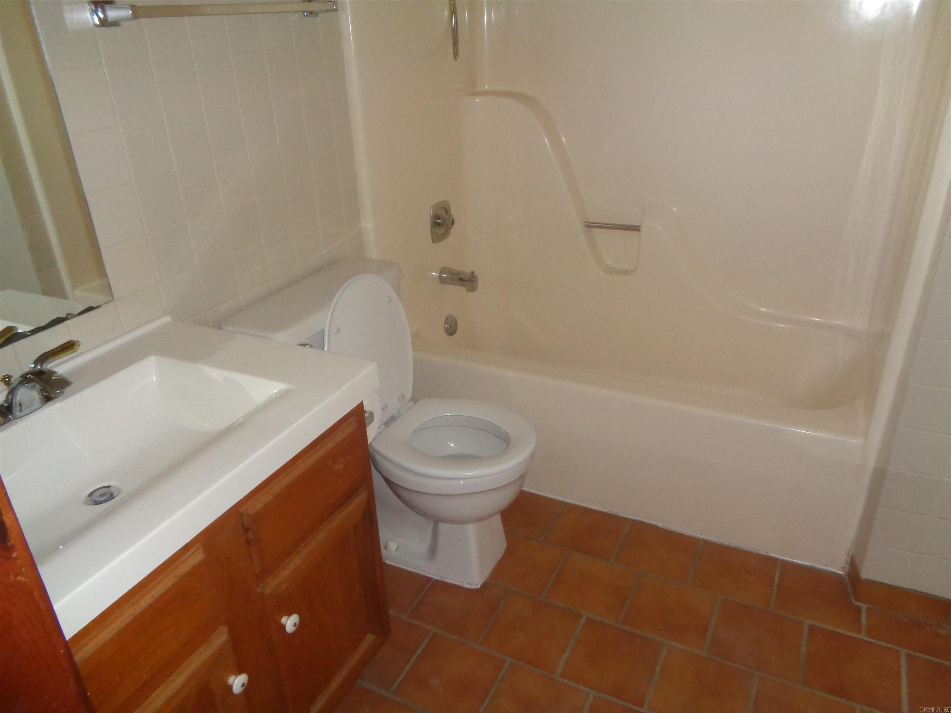 GIBRALTER HGTS - Residential Lease