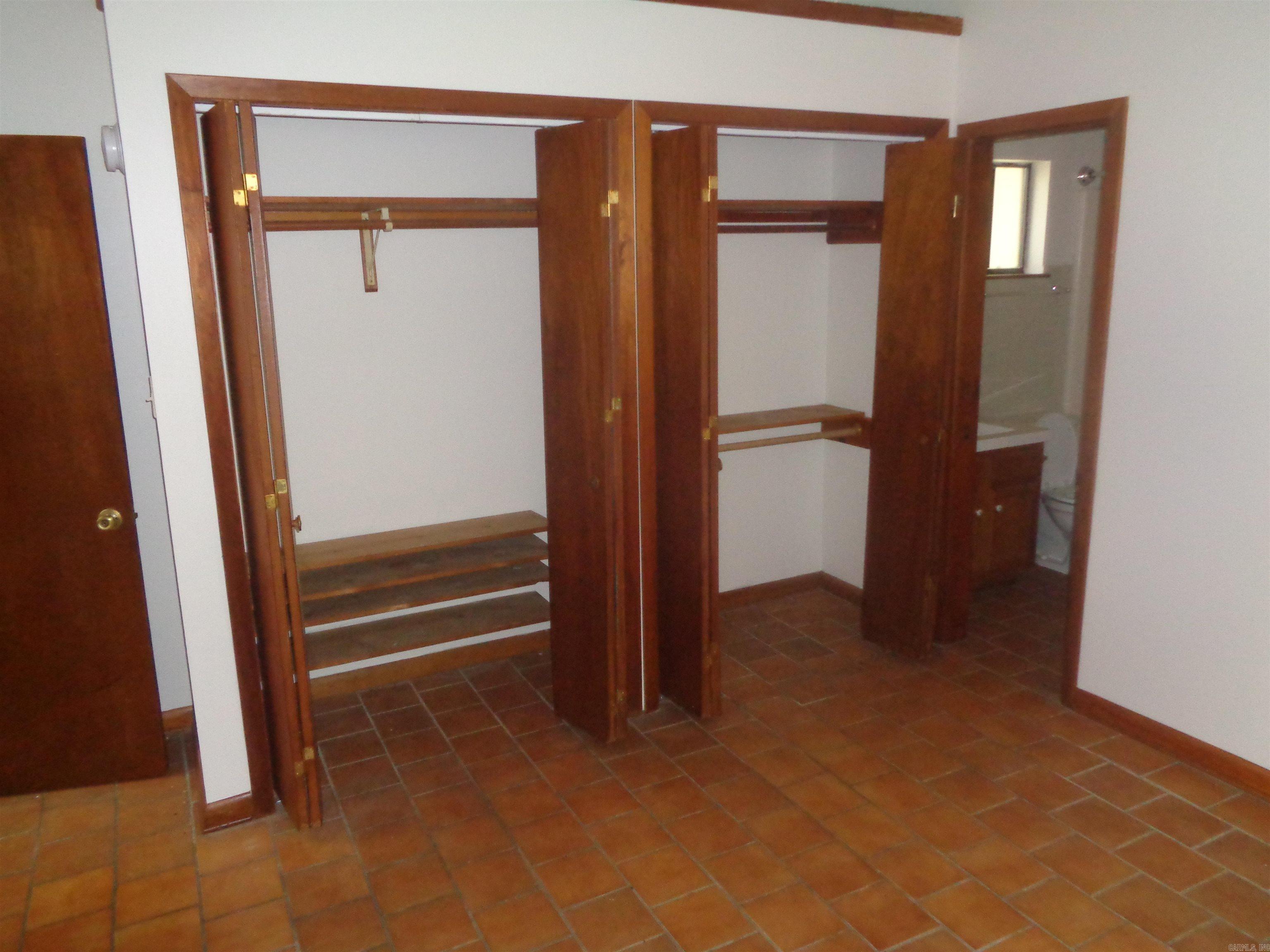 GIBRALTER HGTS - Residential Lease