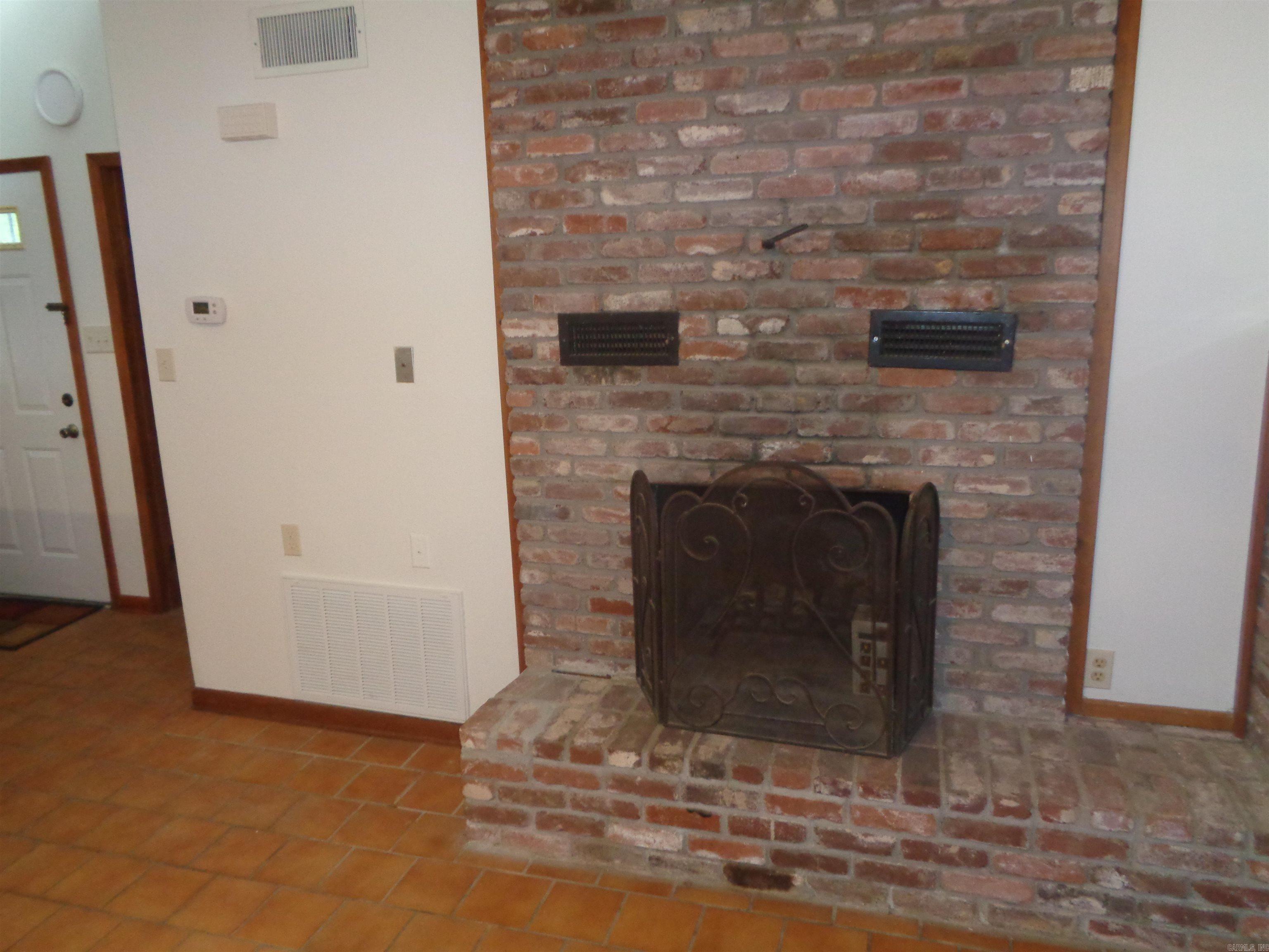 GIBRALTER HGTS - Residential Lease