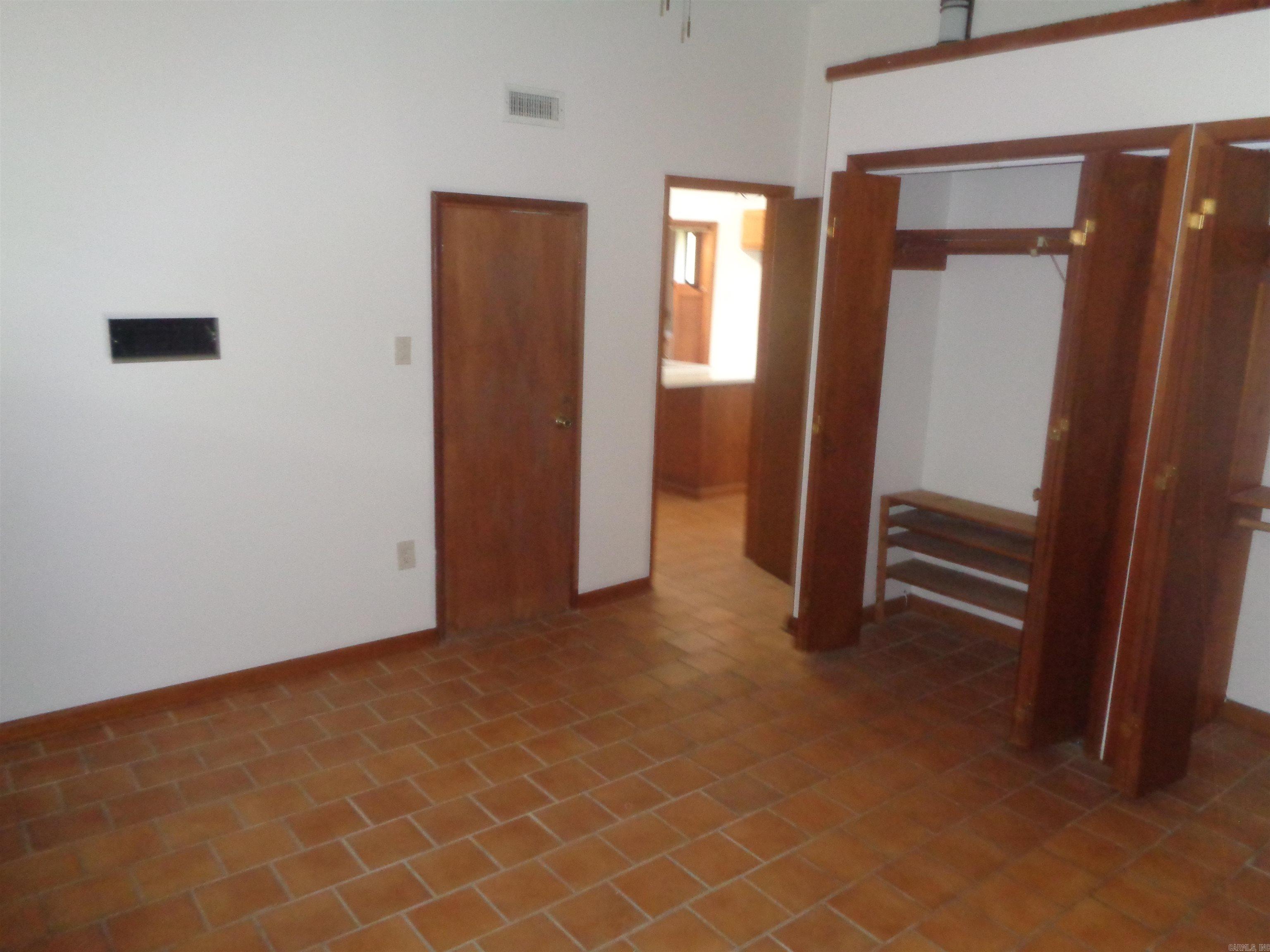 GIBRALTER HGTS - Residential Lease