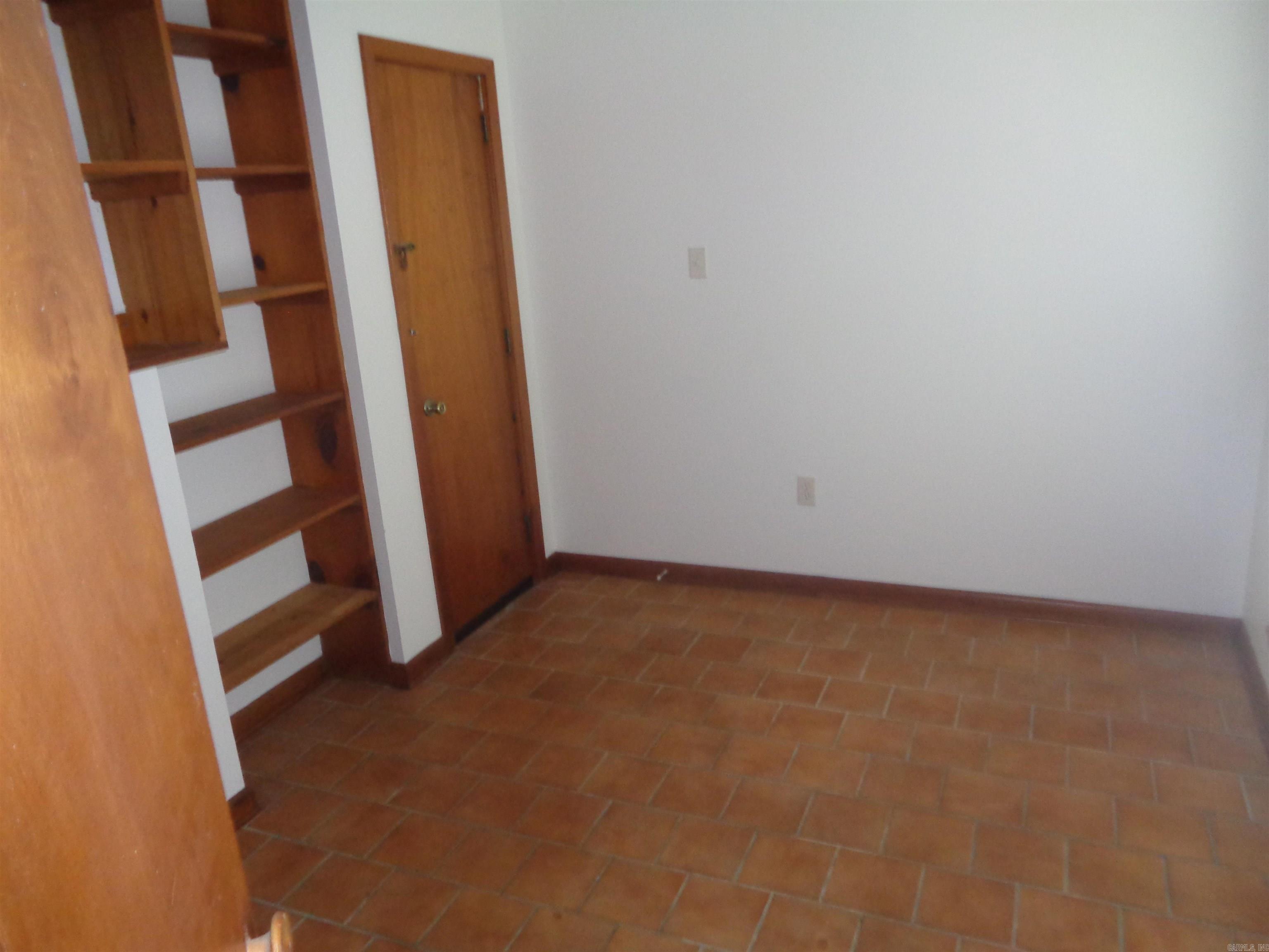 GIBRALTER HGTS - Residential Lease