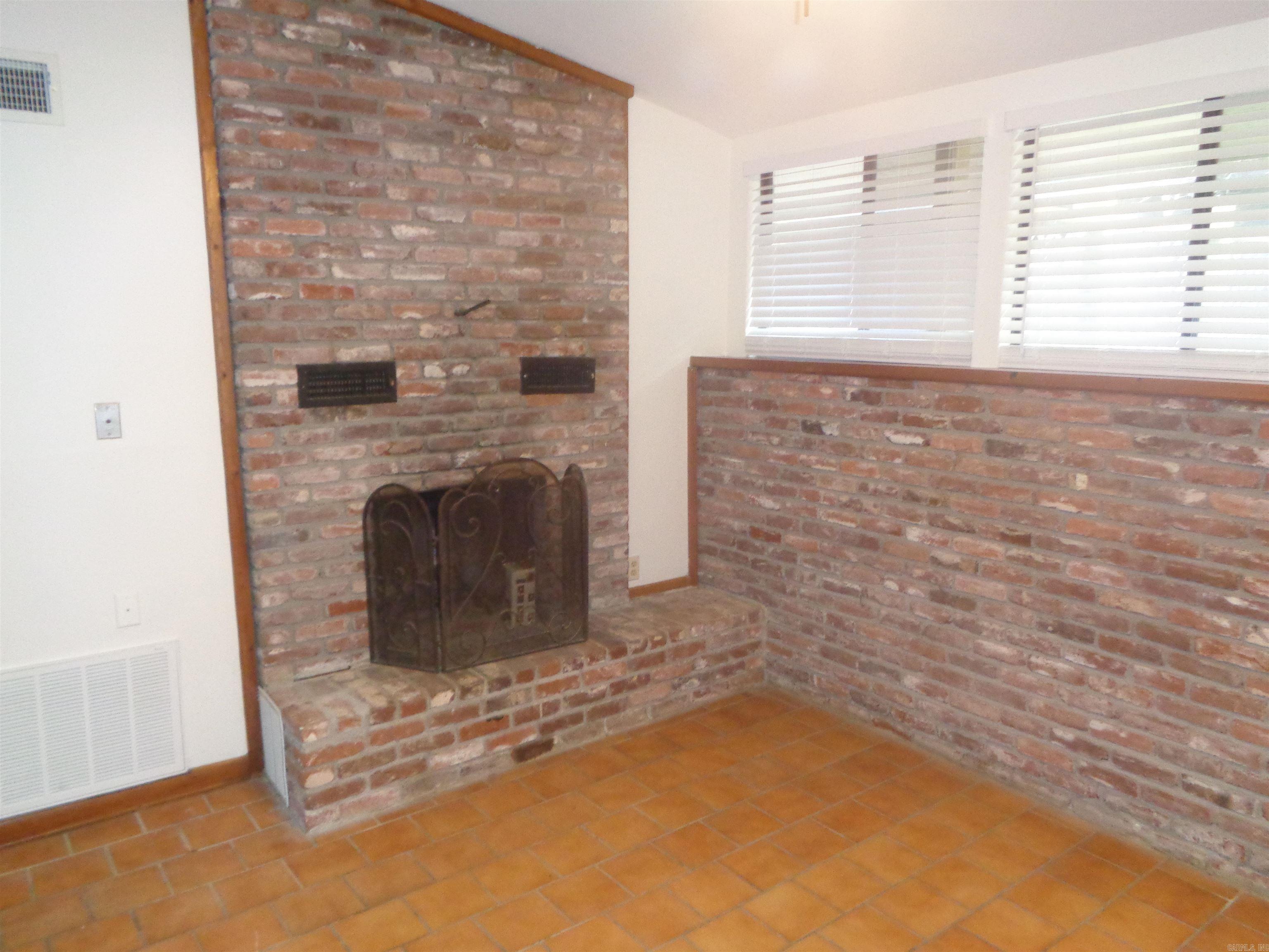 GIBRALTER HGTS - Residential Lease