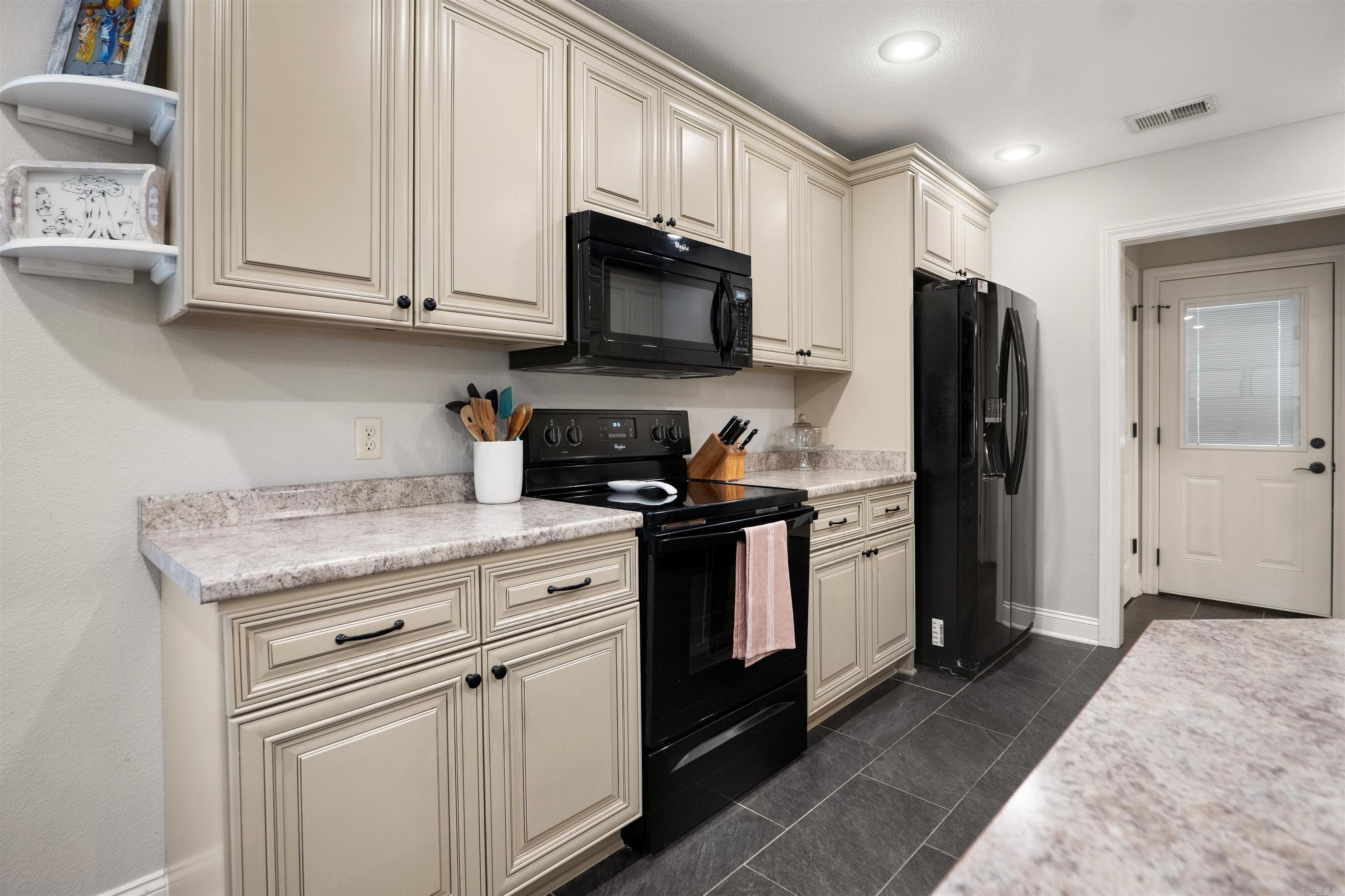 BROWNSTONE - Residential