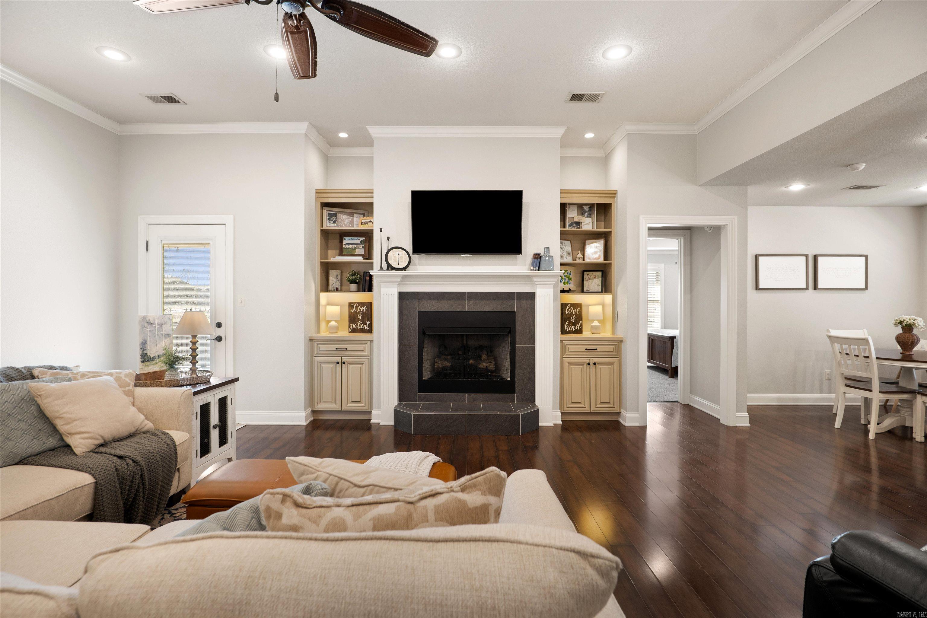 BROWNSTONE - Residential