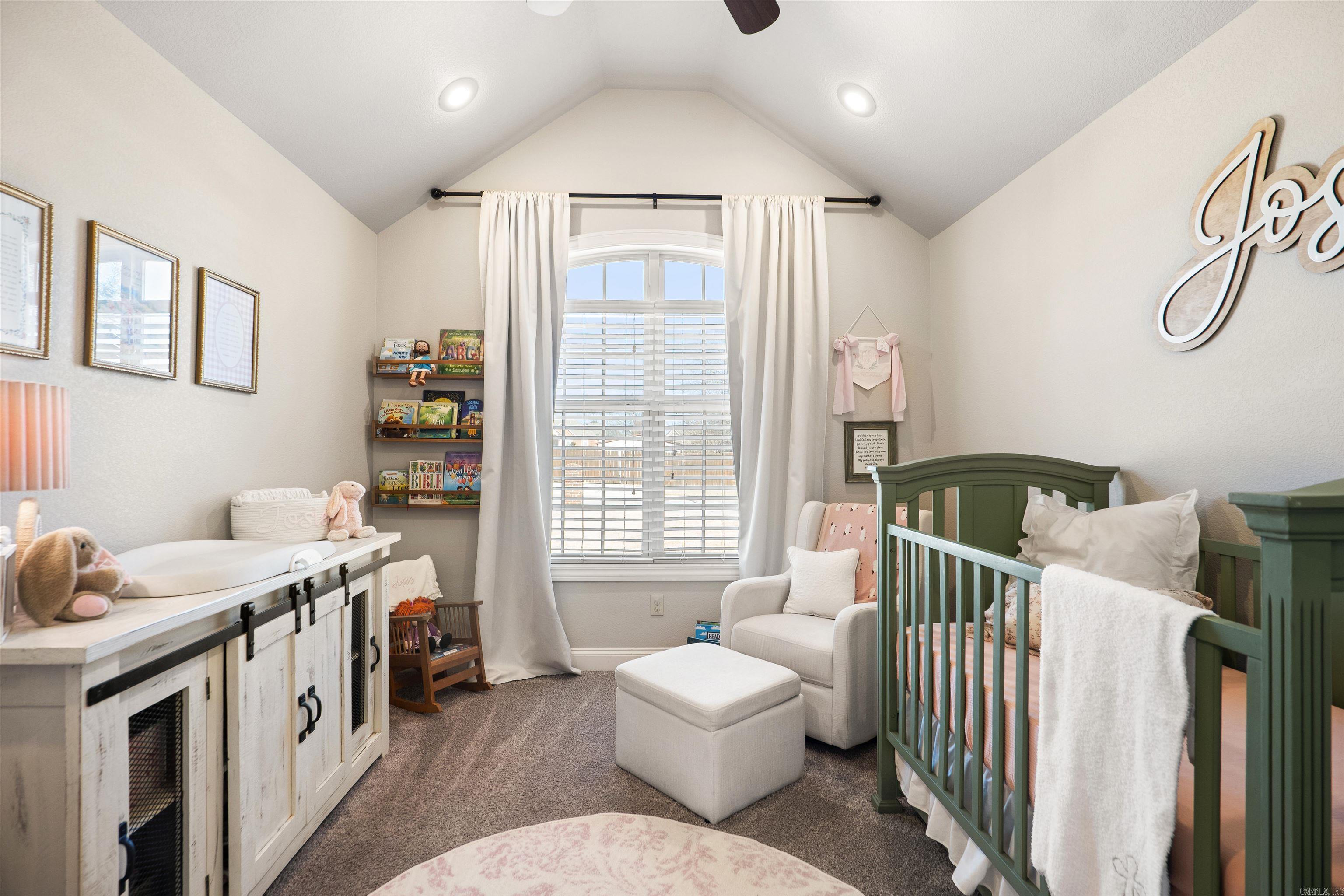 BROWNSTONE - Residential