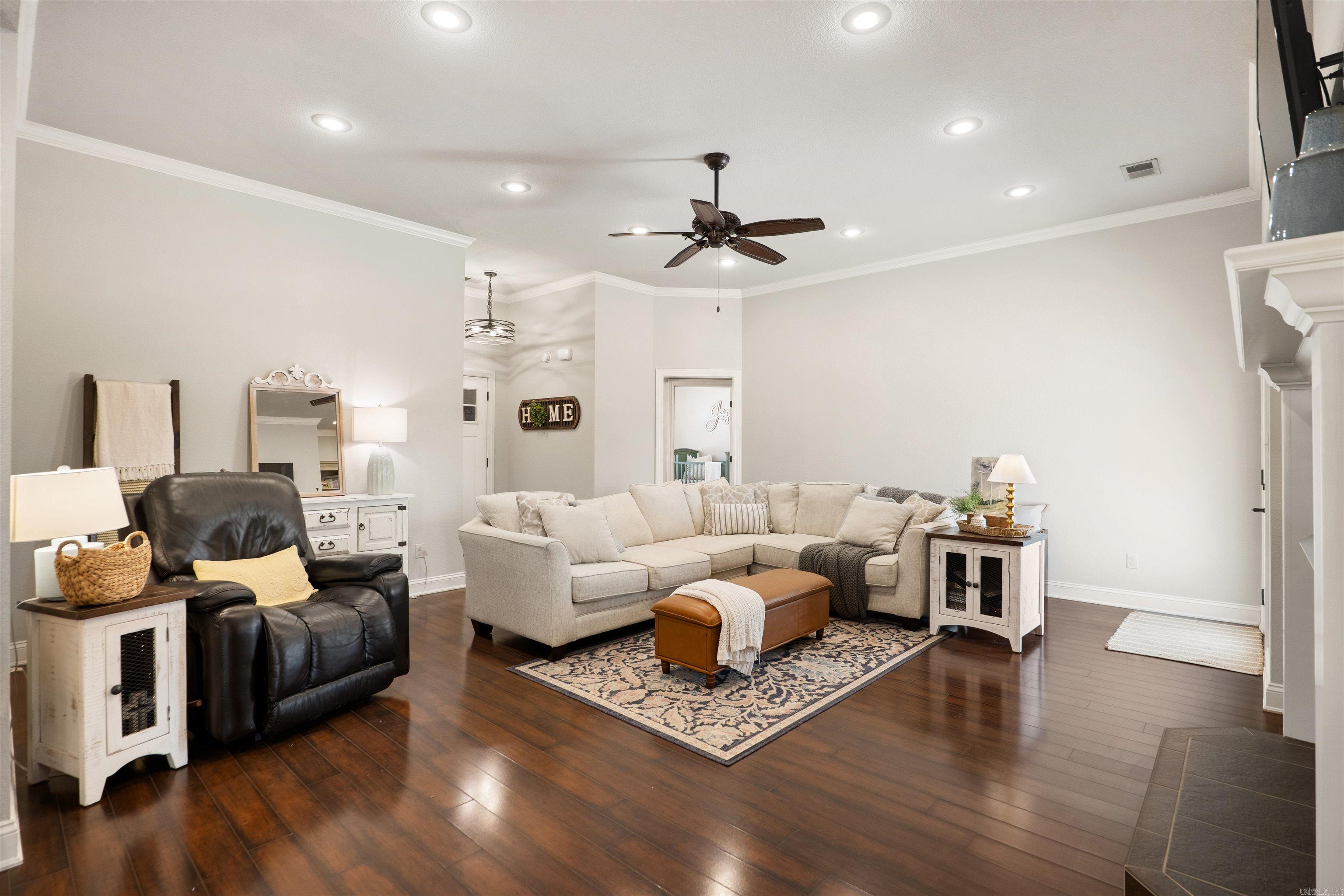 BROWNSTONE - Residential