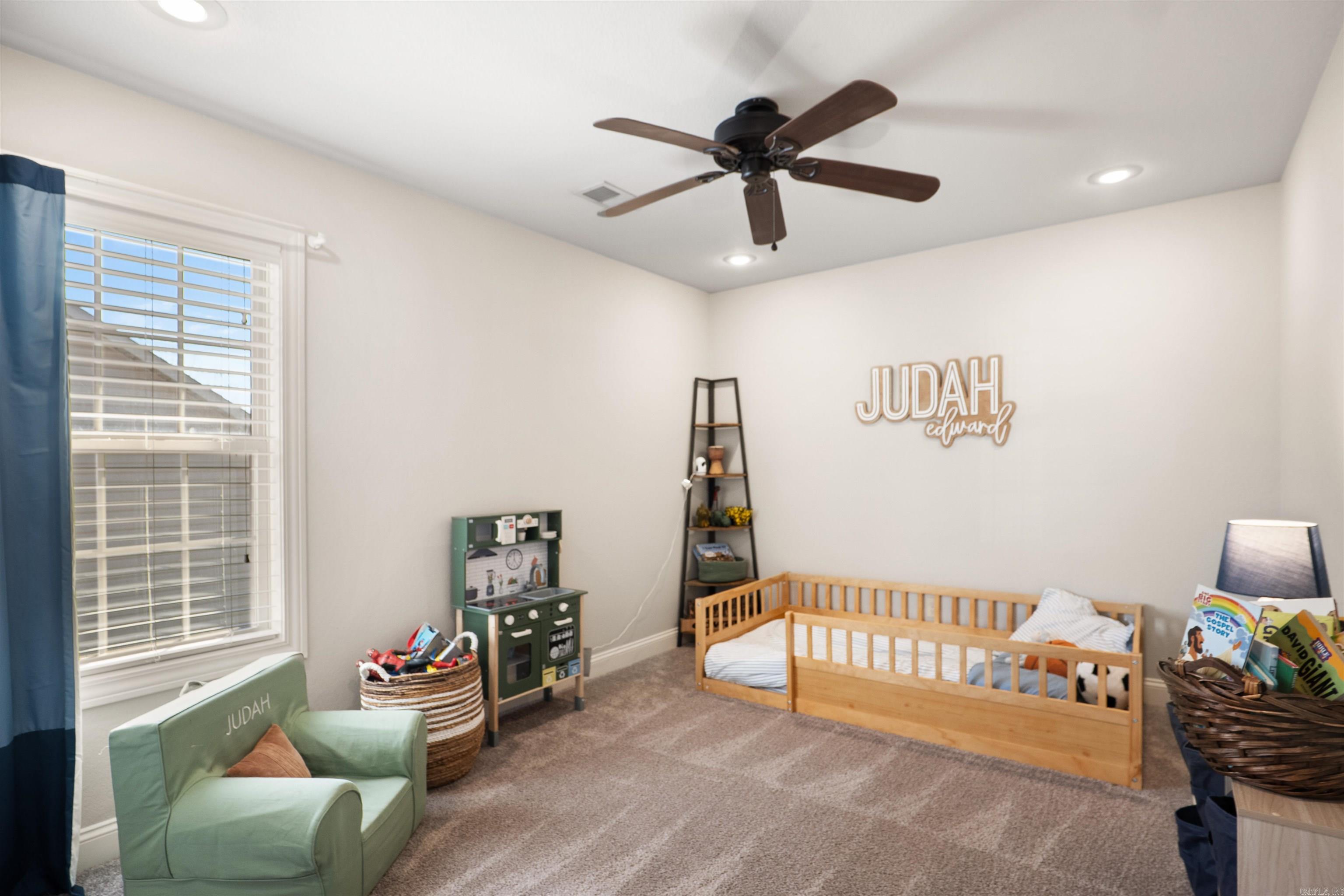 BROWNSTONE - Residential