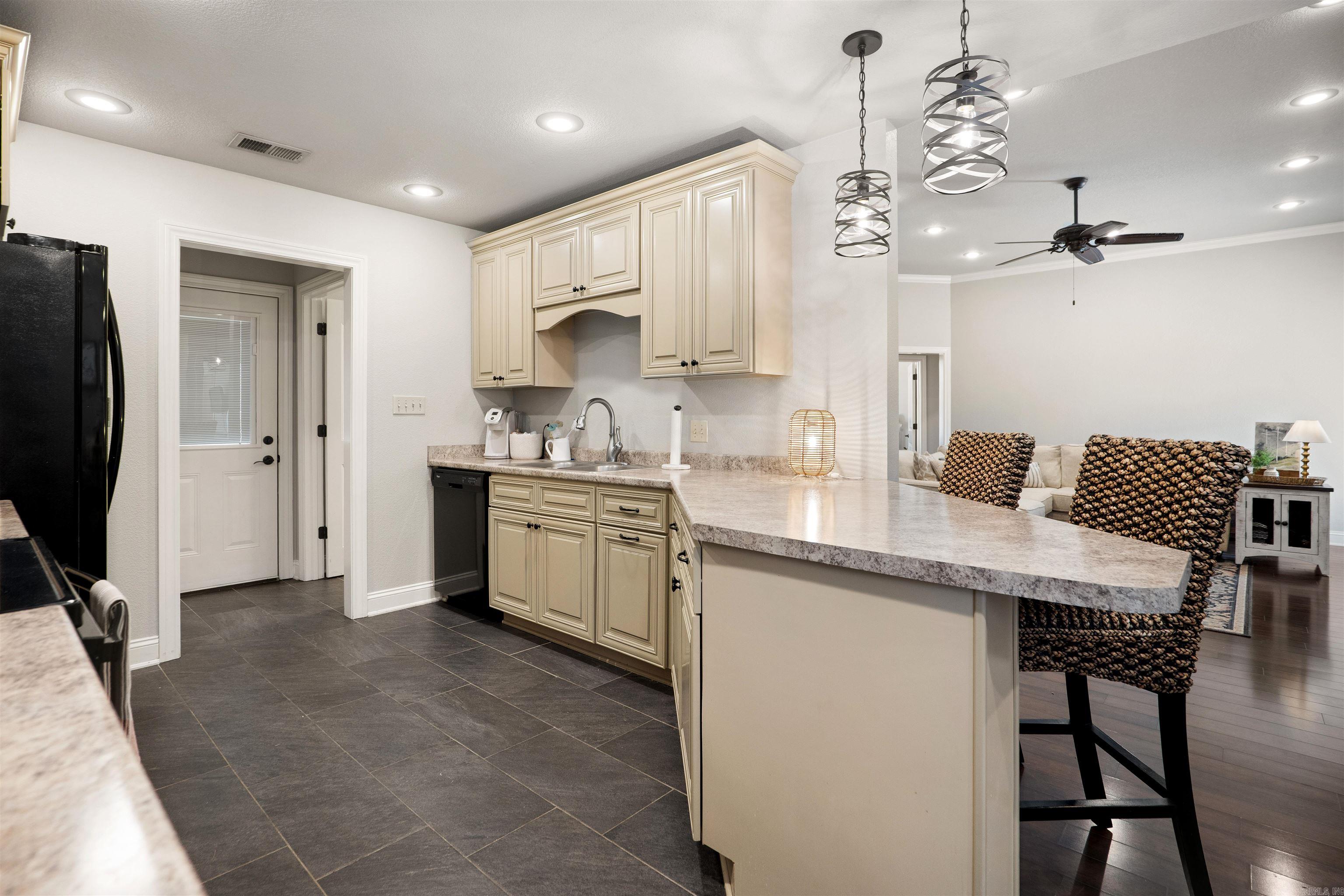 BROWNSTONE - Residential