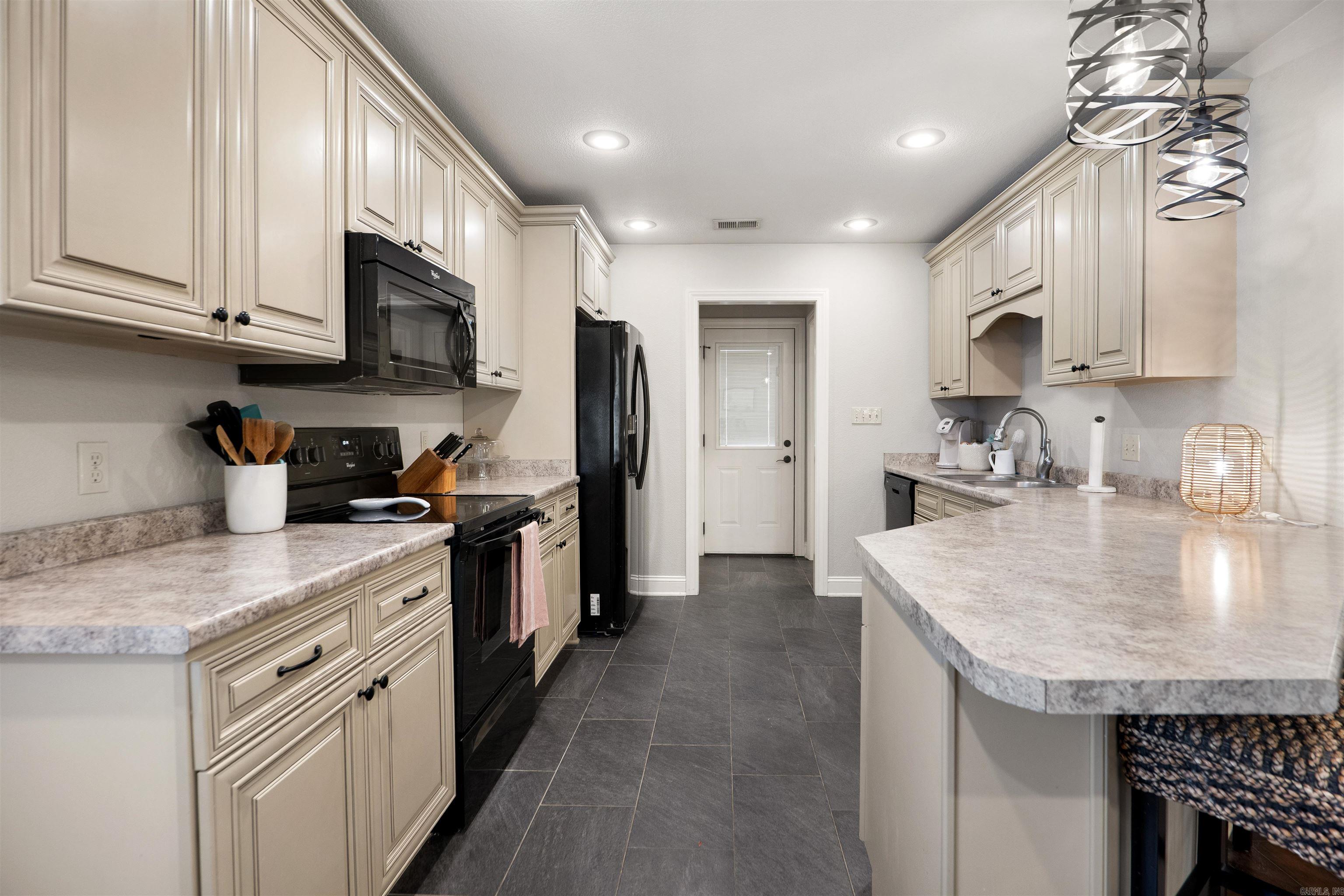 BROWNSTONE - Residential