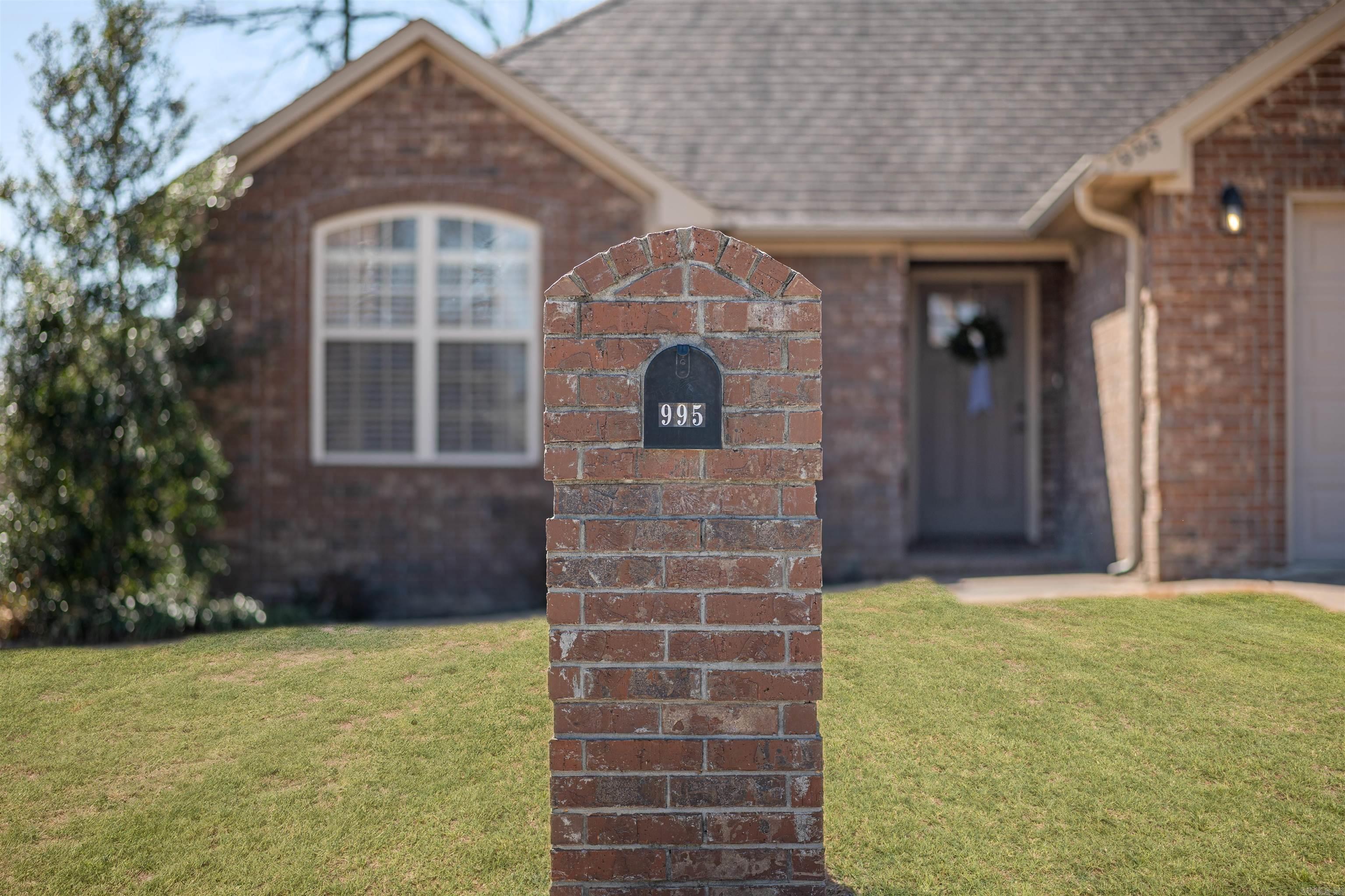 BROWNSTONE - Residential