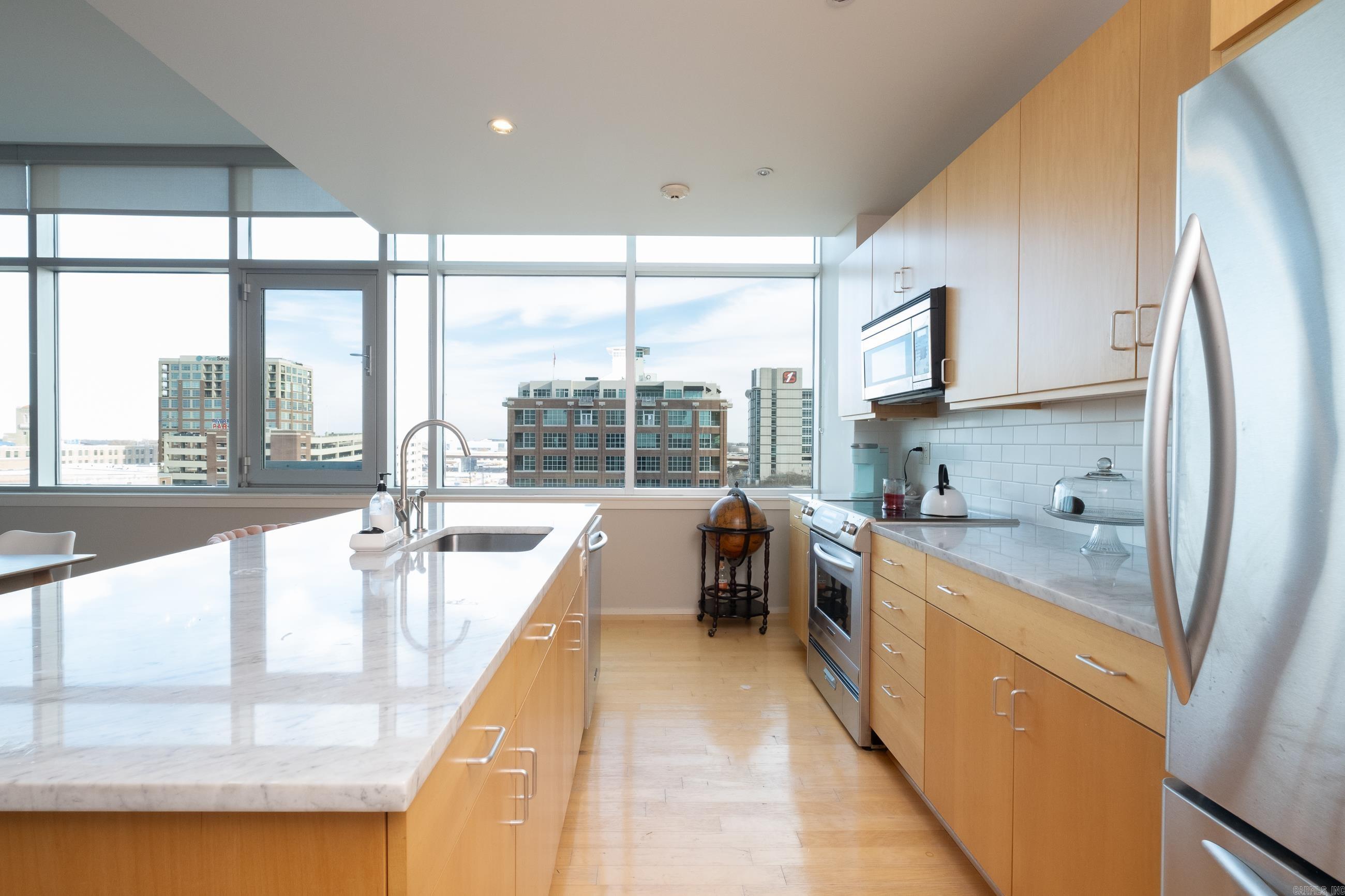 300 THIRD HPR - Residential