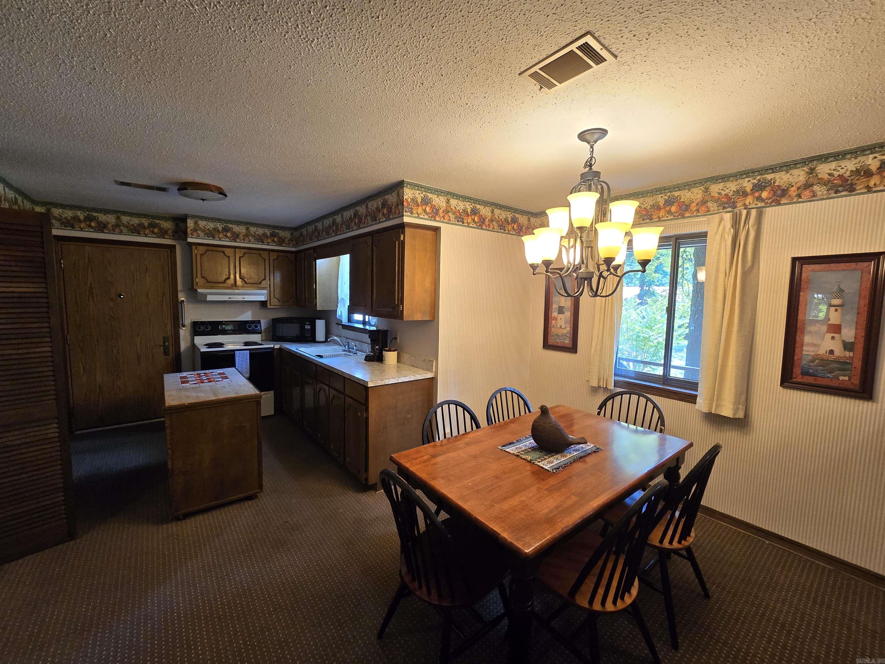 CHELSEA GLADE - Residential