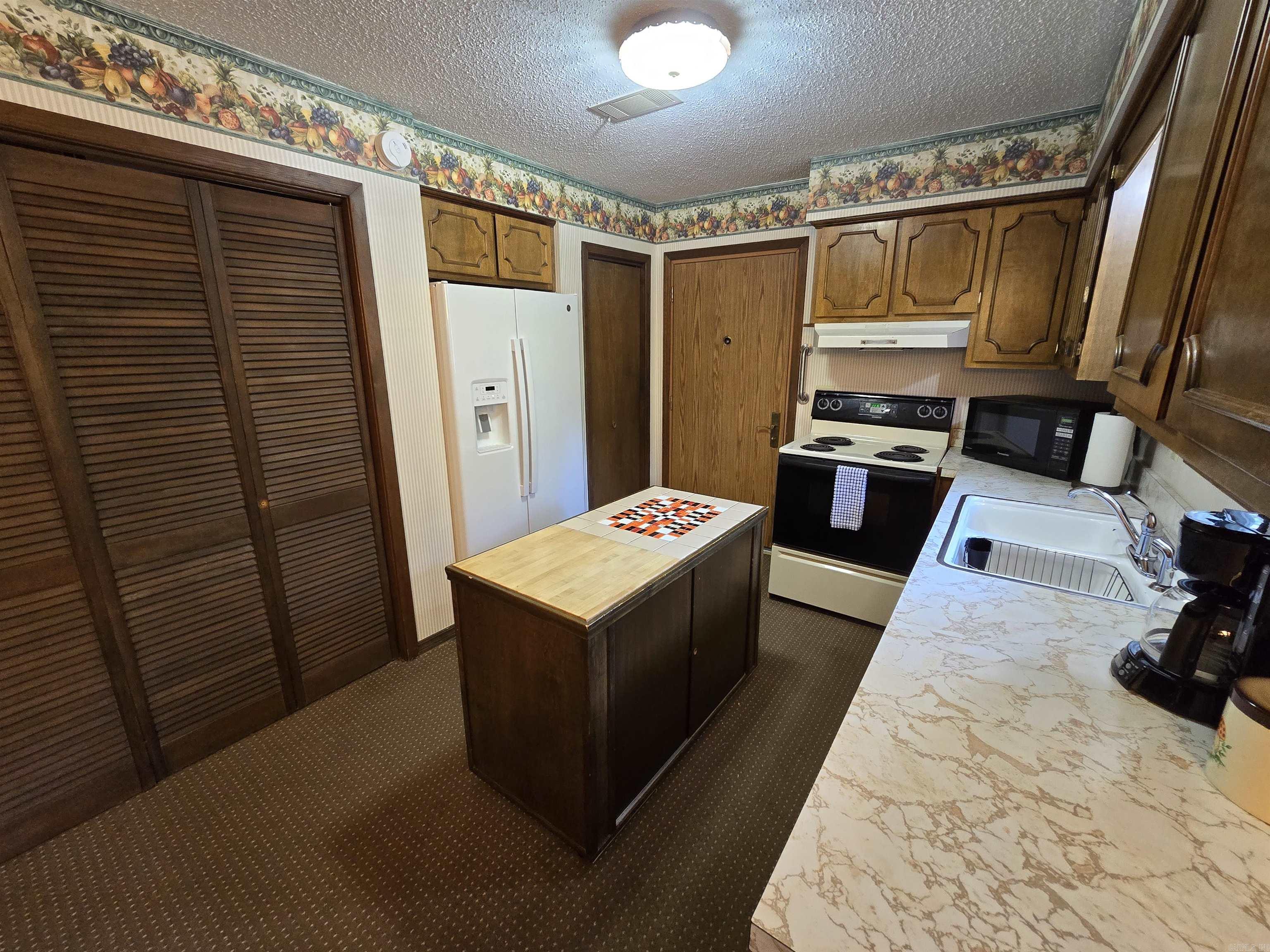 CHELSEA GLADE - Residential