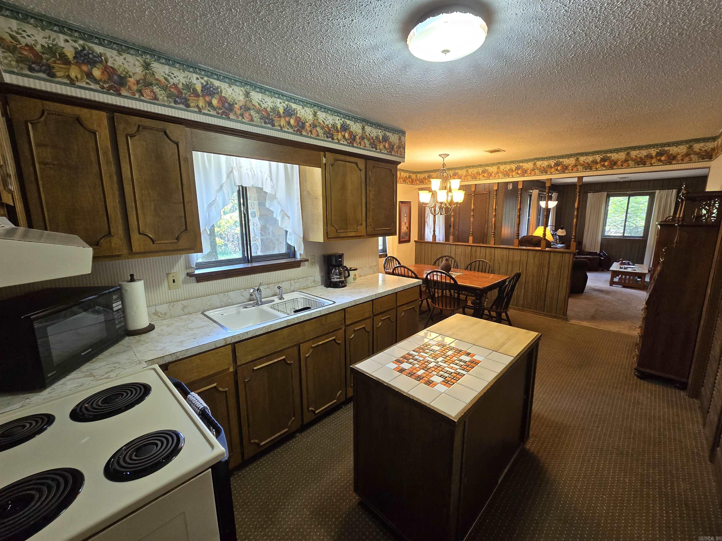 CHELSEA GLADE - Residential