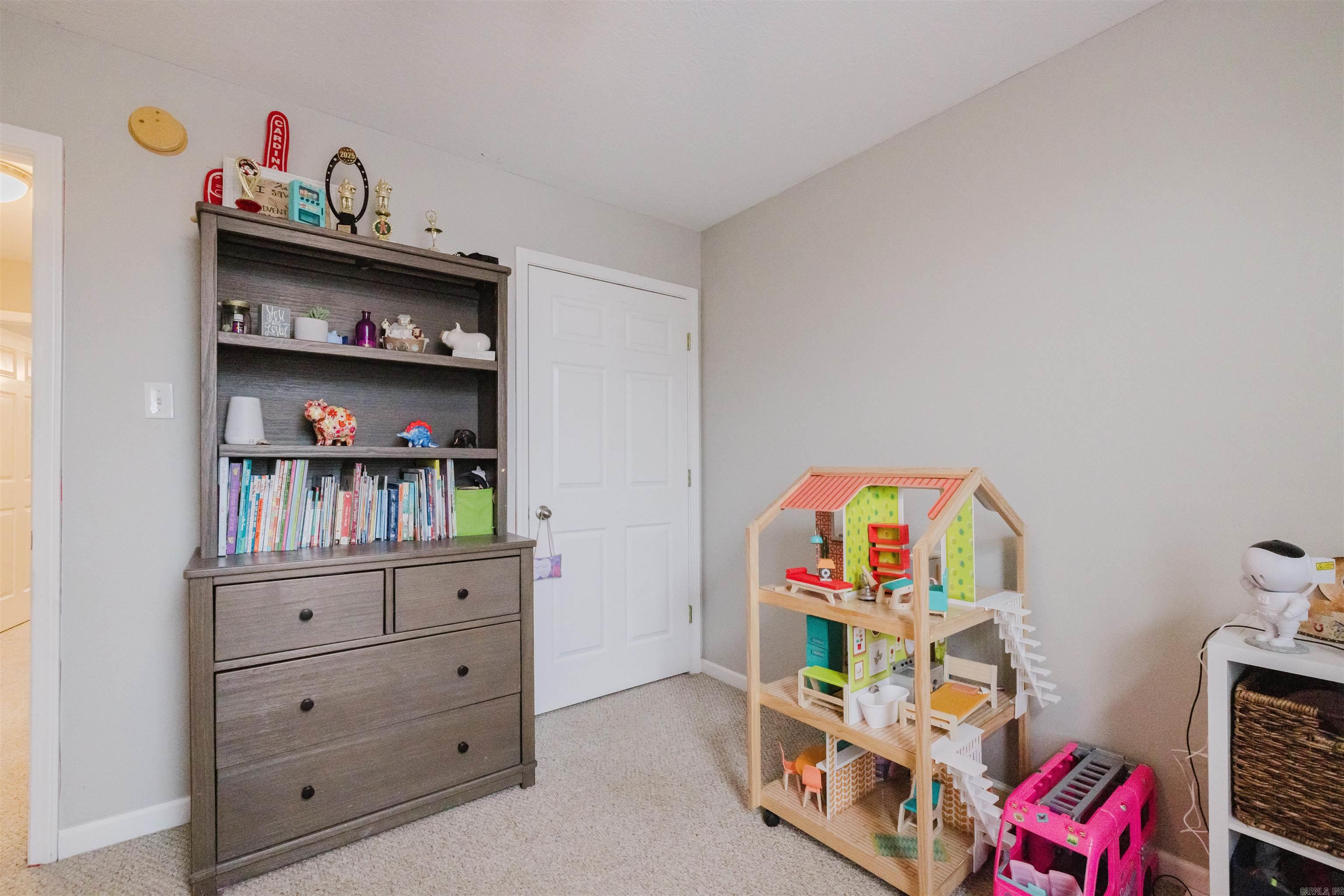 EMERALD VALLEY - Residential