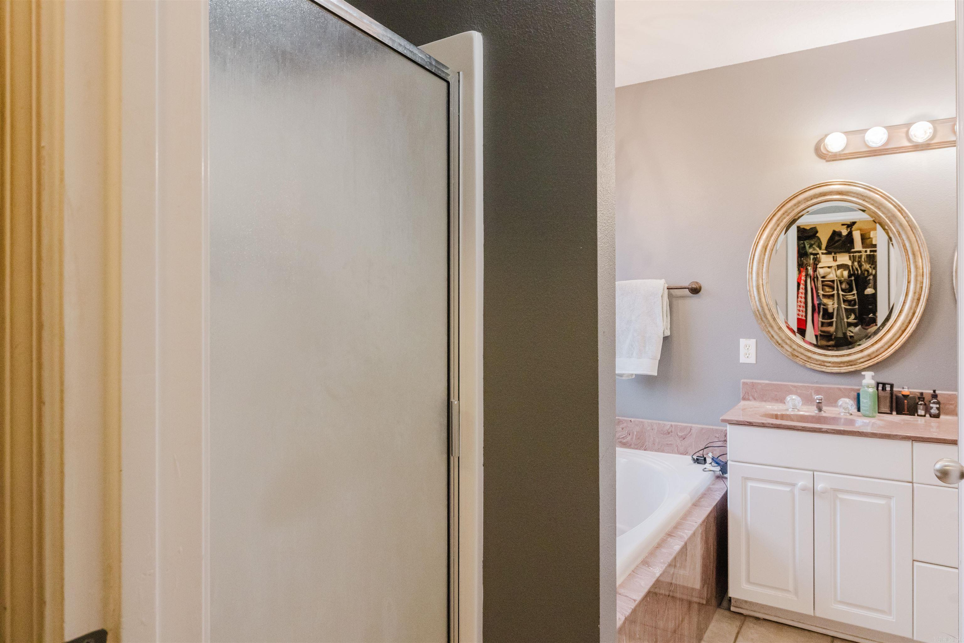 EMERALD VALLEY - Residential