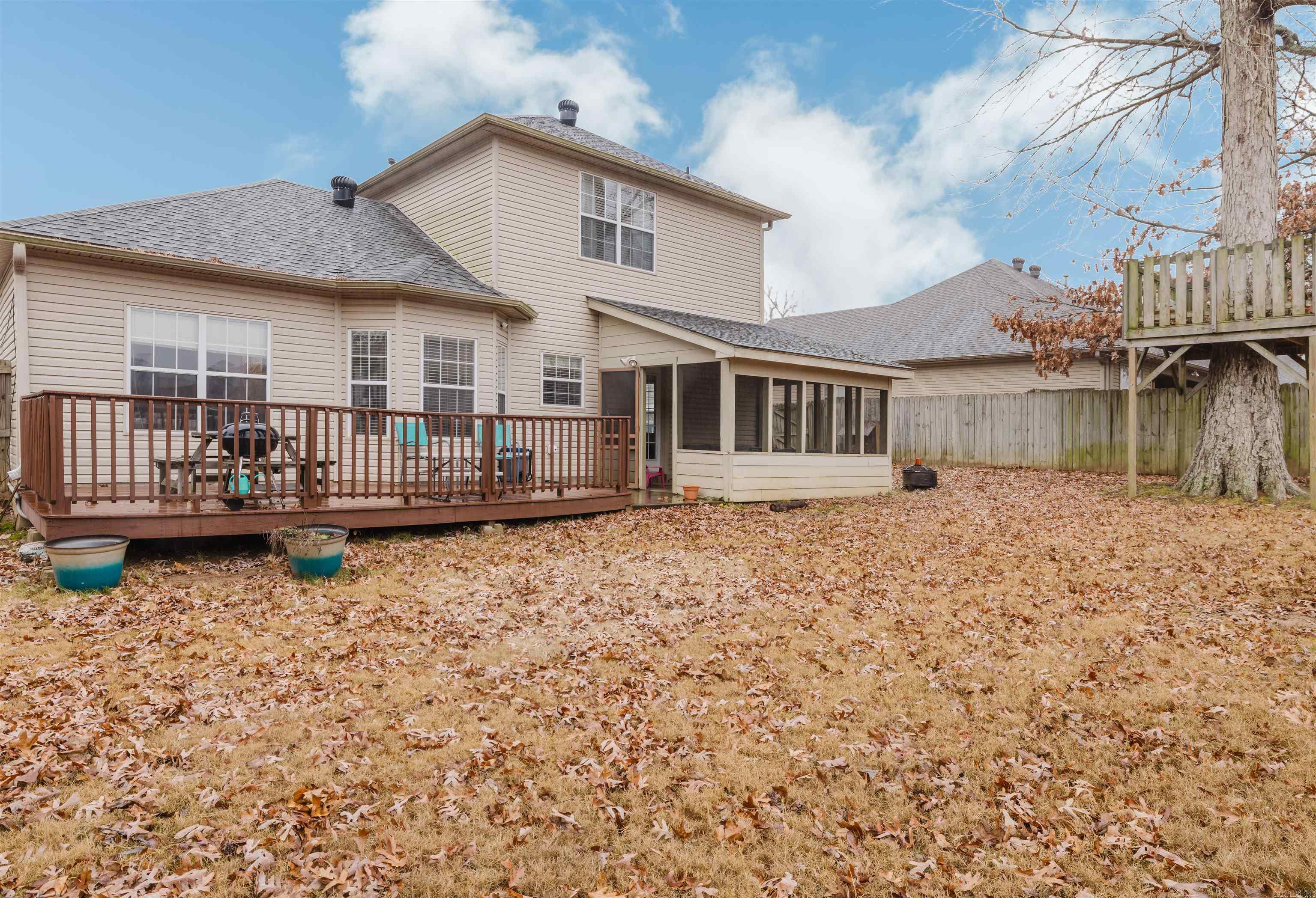 EMERALD VALLEY - Residential