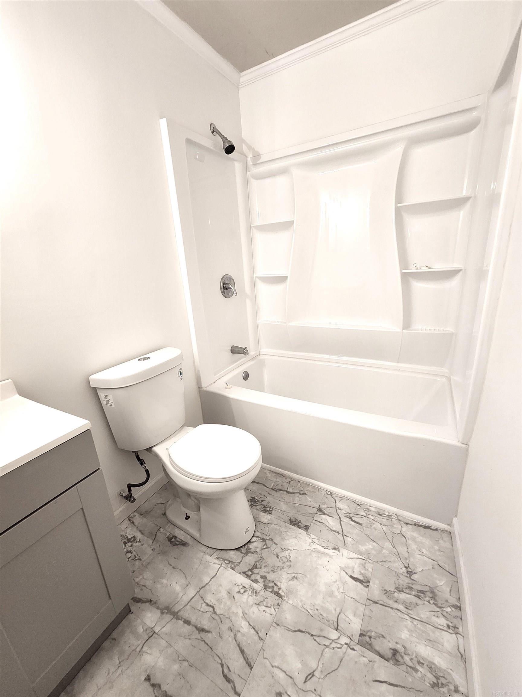 COUNTRY CLUB TERRACE - Residential