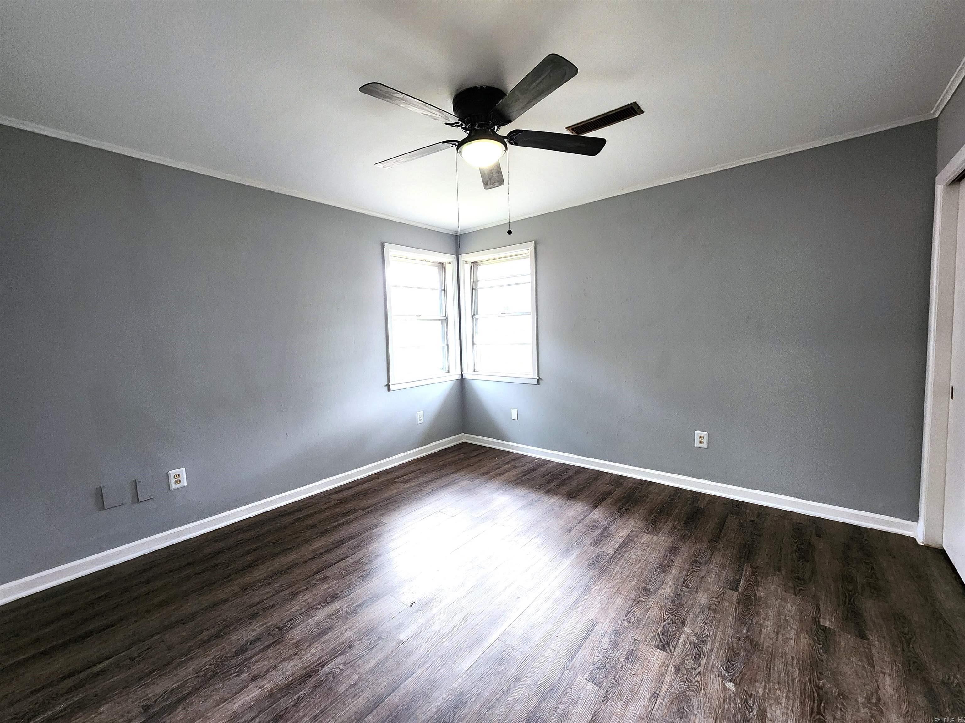 COUNTRY CLUB TERRACE - Residential