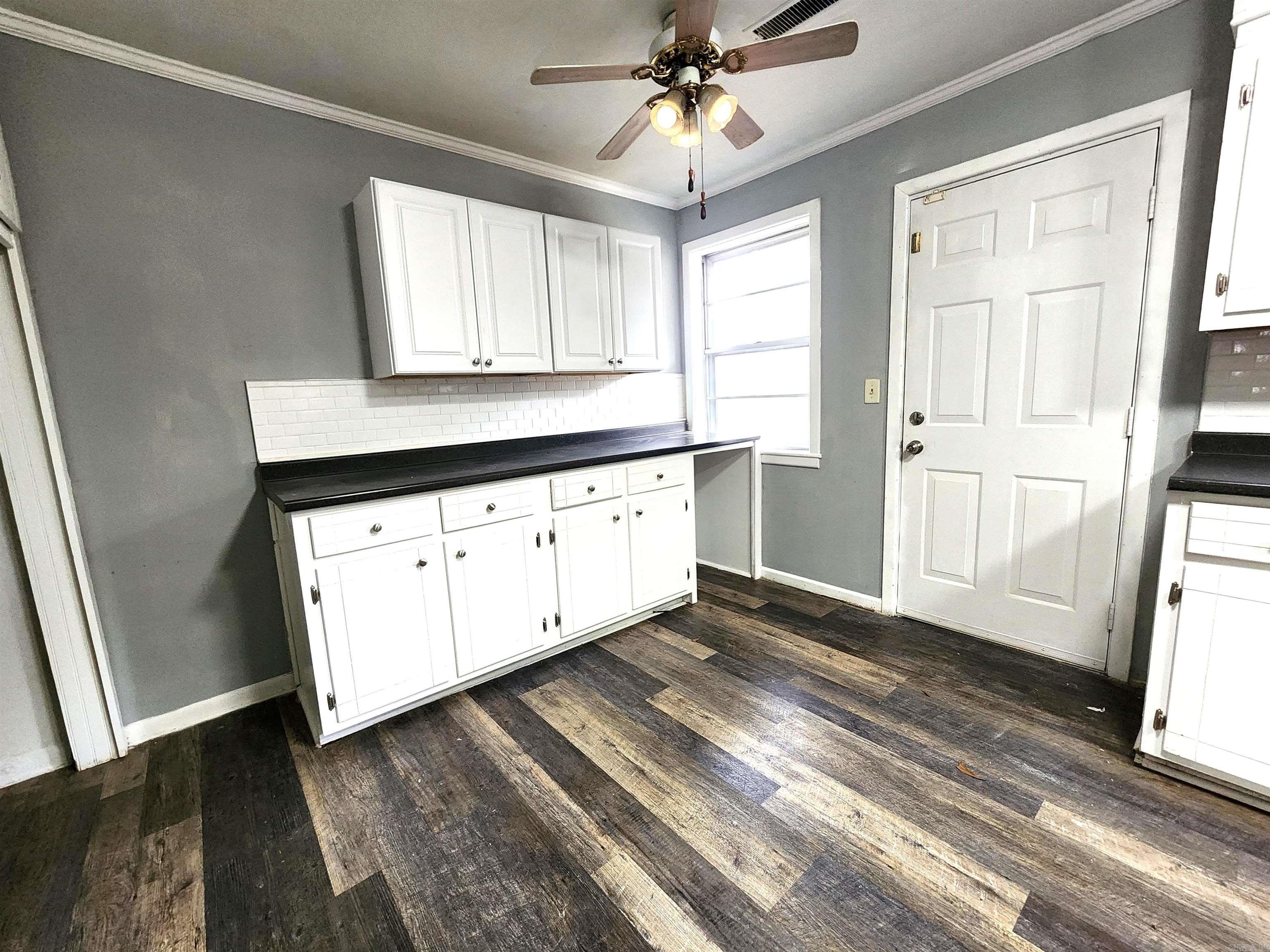 COUNTRY CLUB TERRACE - Residential